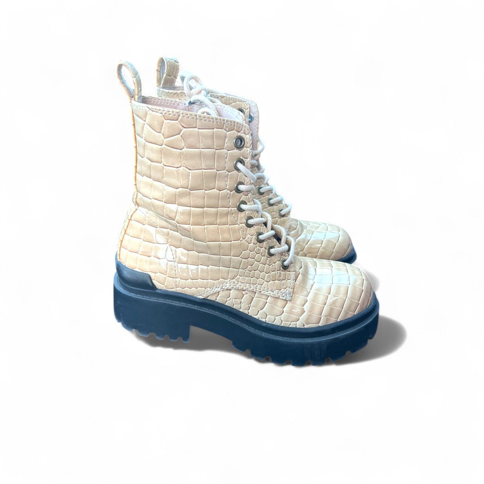 Urban Outfitters Urban Outfitters Beige Croc-Embossed Lace-Up Combat Boots Wi Size US 6 / IT 36 - 2 Thumbnail