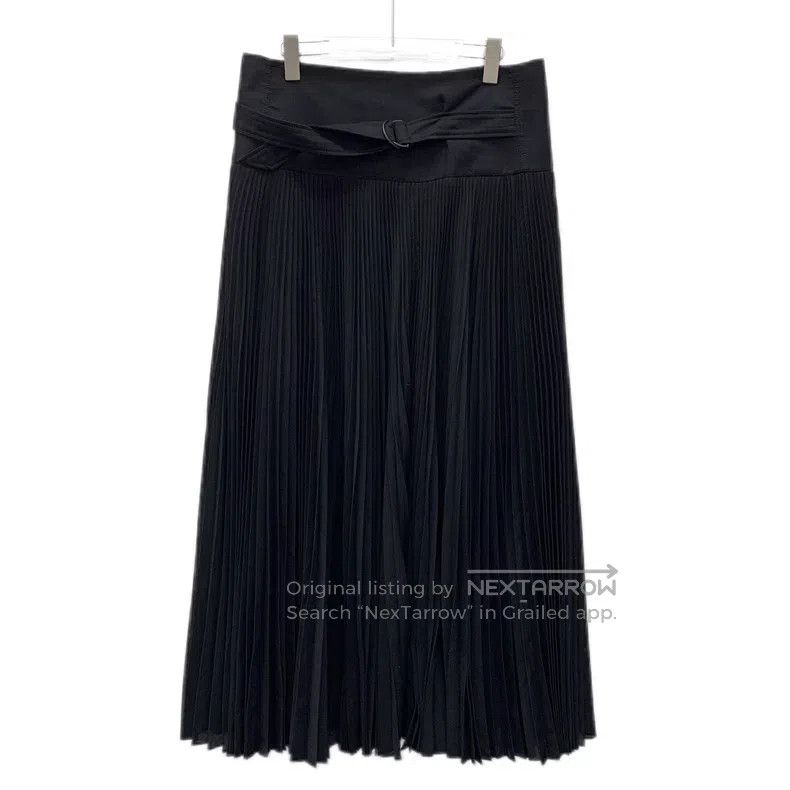 Brunello Cucinelli Black waist belt pleated half-skirt
