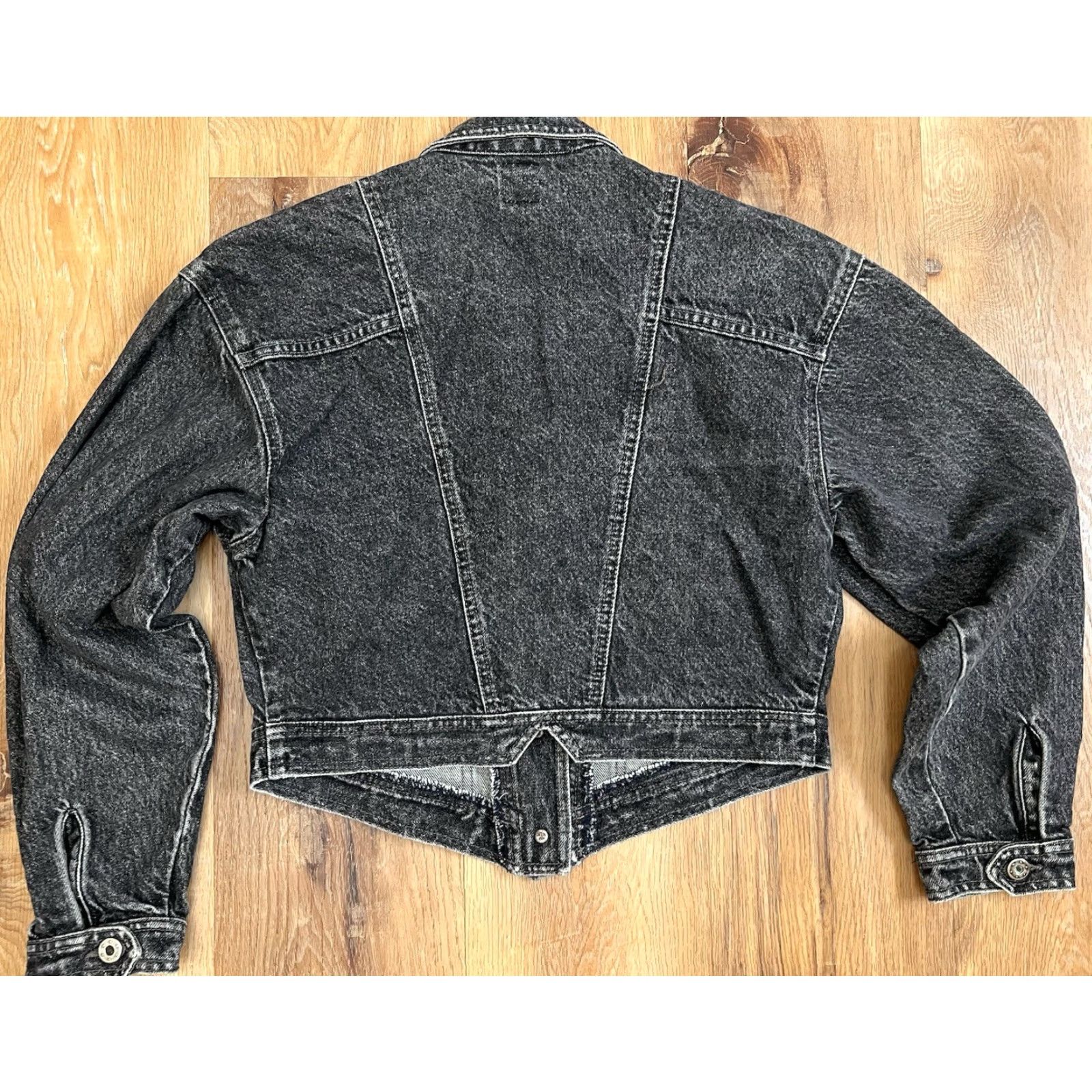 Lee VINTAGE Lee Denim Jacket 80s USA Cropped Point Hem Trucker Jean S / M Black Womens Jacket Short Cropped Denim 153438 Size 32" / US 10 / IT 46 - 3 Thumbnail