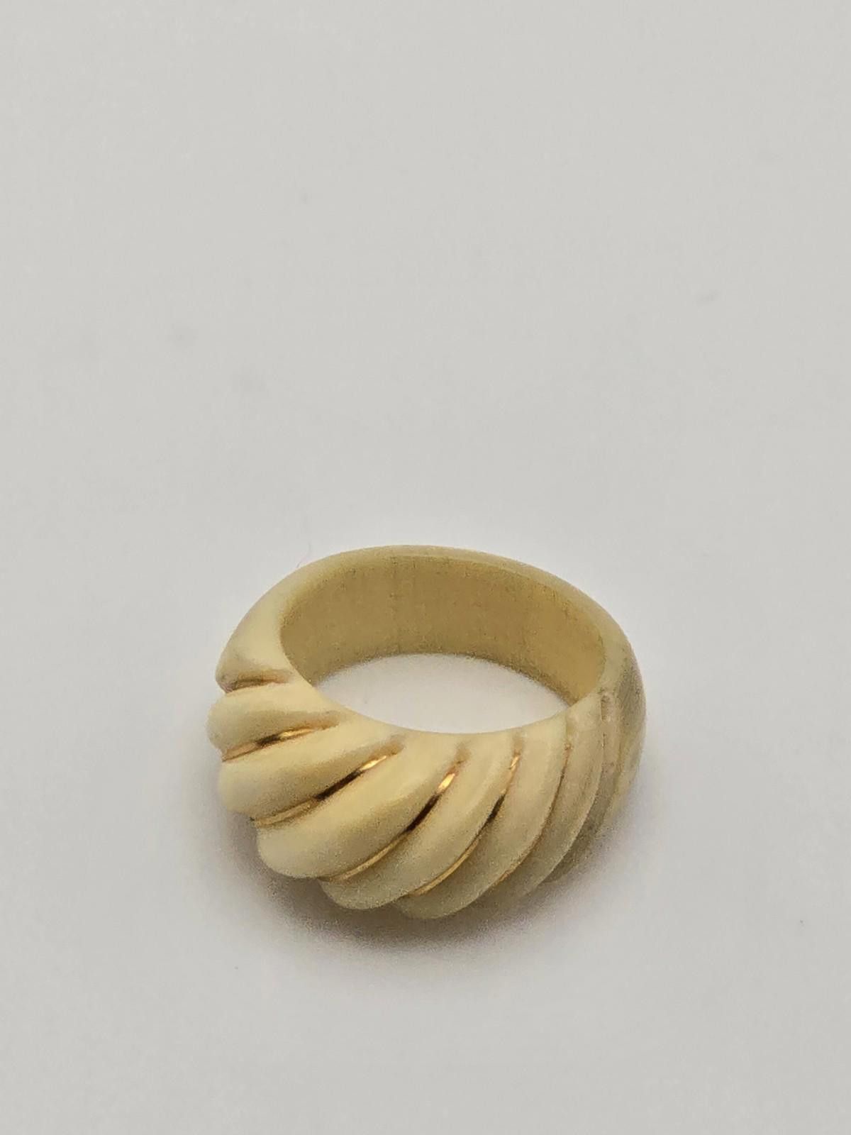 The Unbranded Brand Vintage 14k Solid Gold & Wood Turned Ring Sz 6 Swirl Design Size ONE SIZE - 7 Thumbnail