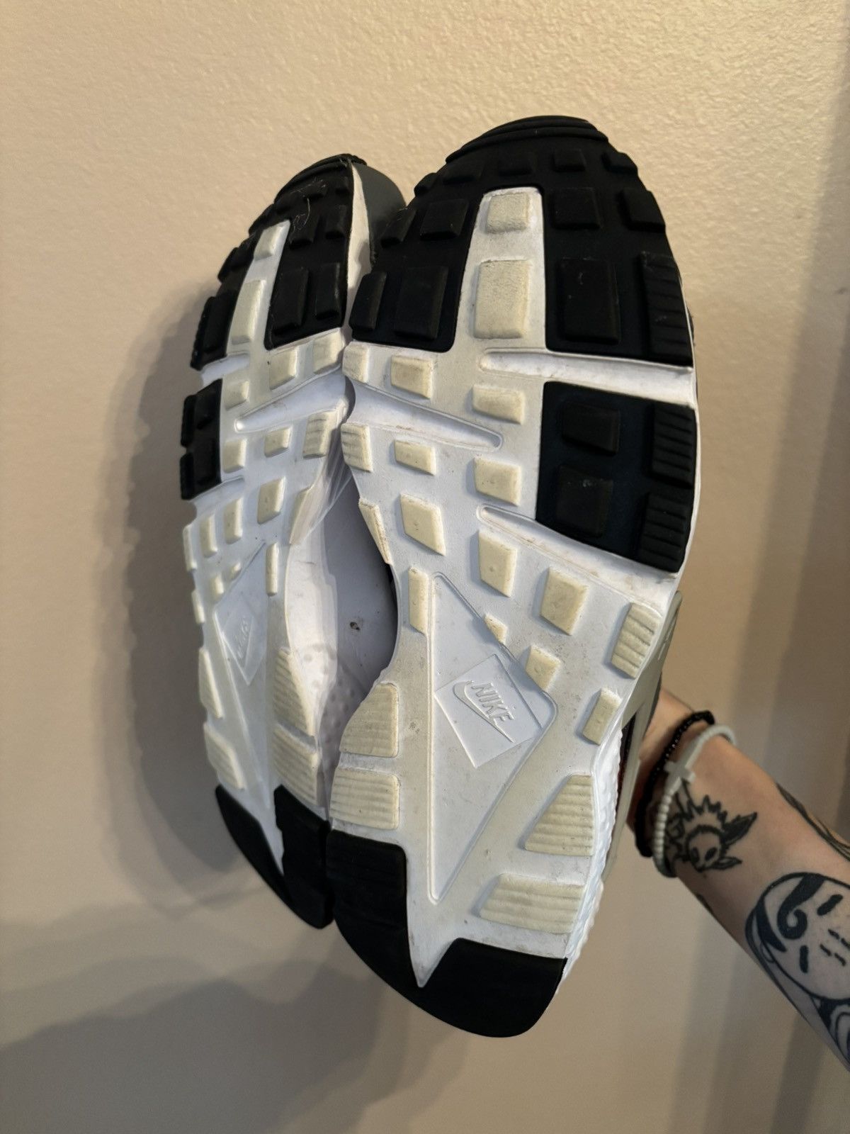 Nike Nike Huarache Run GS Size US 6.5 / EU 39-40 - 5 Thumbnail