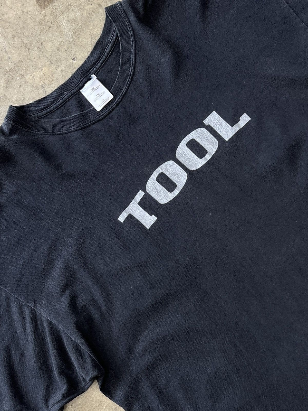 Band Tees Vintage 90s Tool Wrench Band Tee XXL Size US XXL / EU 58 / 5 - 2 Thumbnail