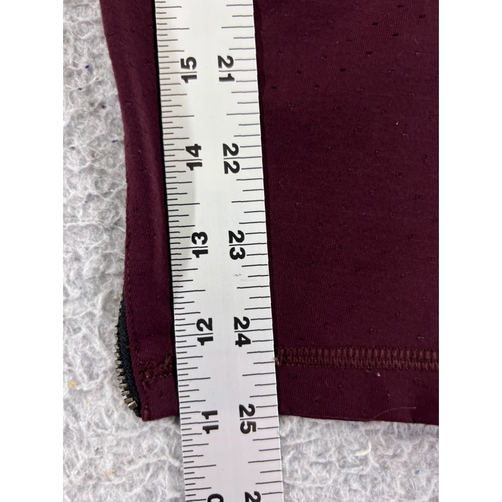 Lululemon Lululemon Pants Womens 4 Red Trail Tight Cargo Pockets Ankle Zip Size 27" / US 4 / IT 40 - 6 Thumbnail