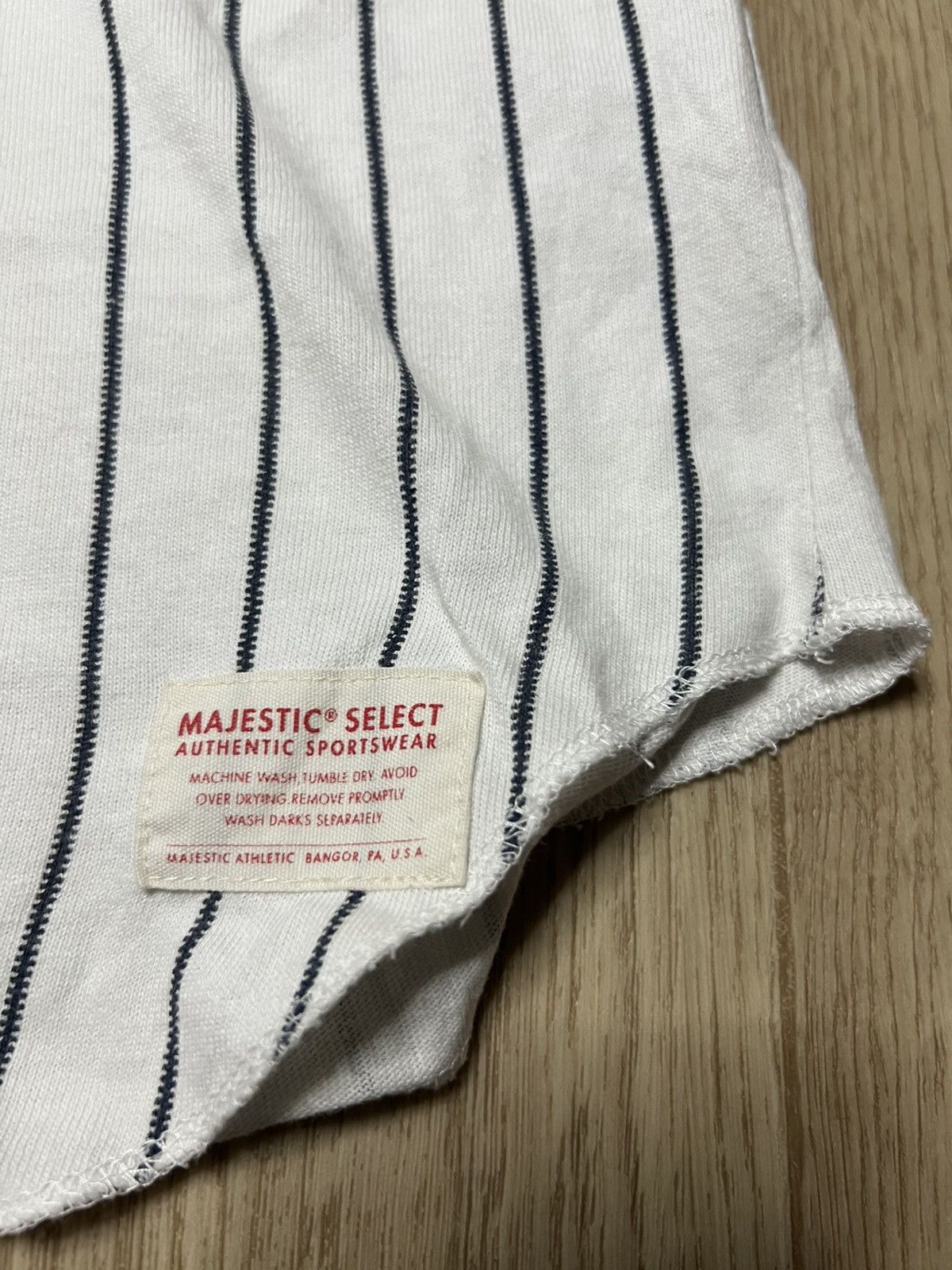 Majestic × New York Yankees × Vintage Vintage Majestic New York Yankees Longsleeve Jersey Shirt Size US L / EU 52-54 / 3 - 3 Thumbnail