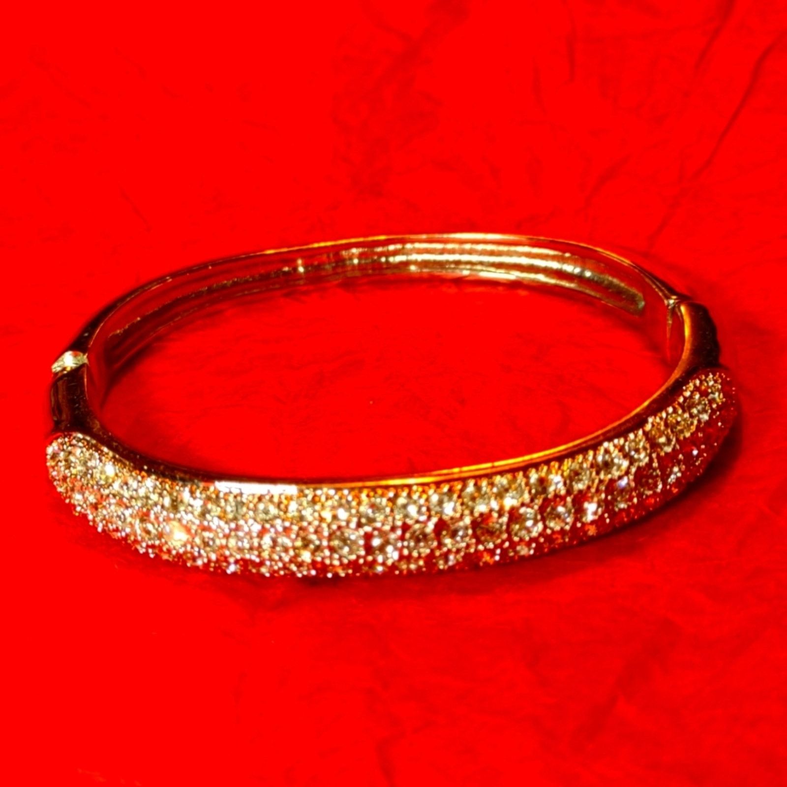 Vintage Beautiful silver vintage rhinestone clamp bracelet Size ONE SIZE - 1 Preview