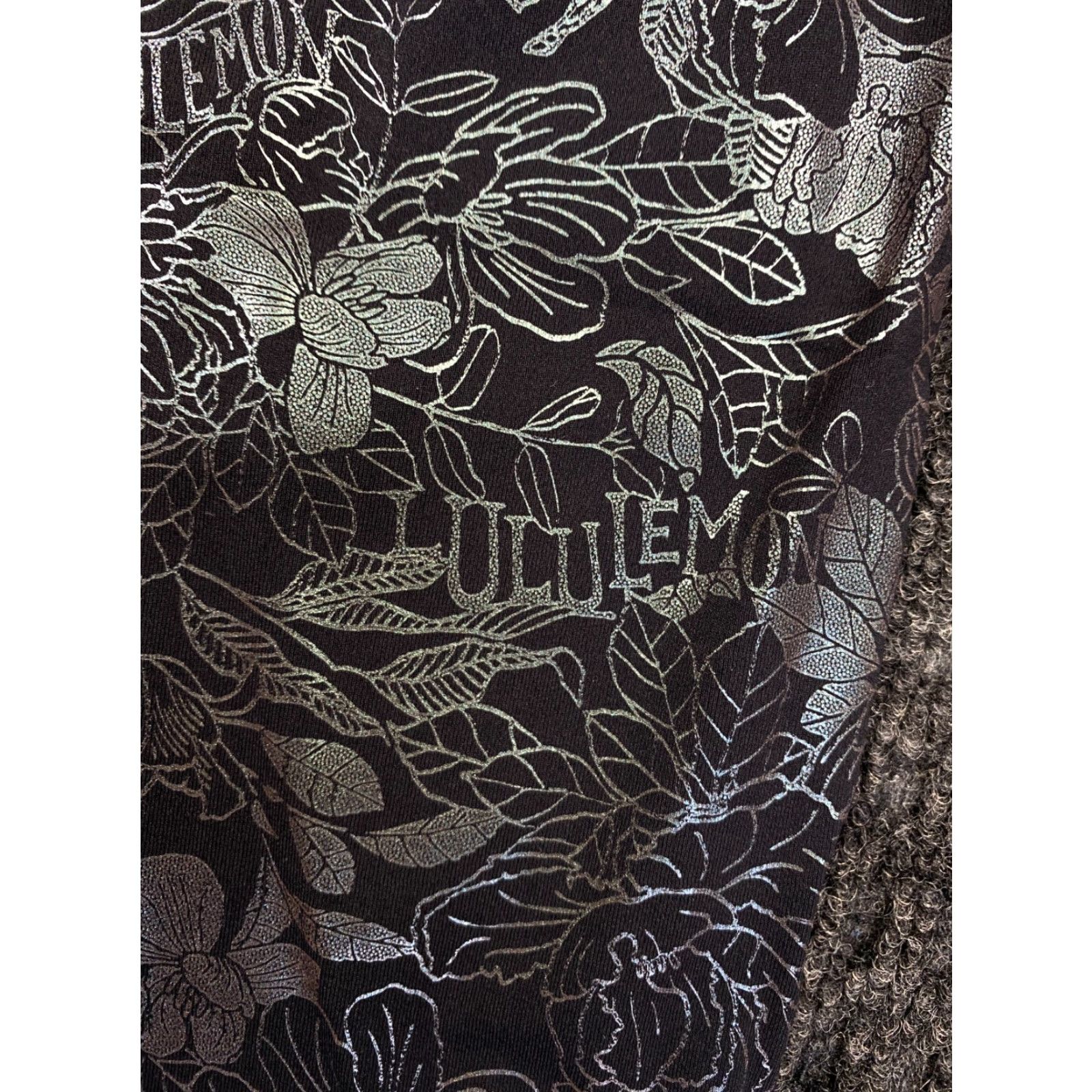 Lululemon Lululemon Wunder Under High Rise Tight 6 Yoga Pants Shine Floral All Over Print Womens Skinny Black 6 Inseam 25 in Cropped Stretch Moisture Wicking Size 28" / US 6 / IT 42 - 5 Thumbnail