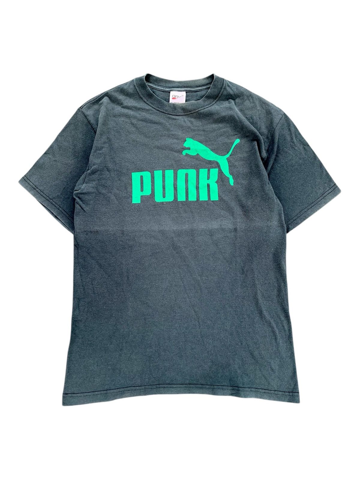 Vintage Vintage 2000s Punk Rip Off Puma Tshirt Size US S / EU 44-46 / 1 - 1 Thumbnail