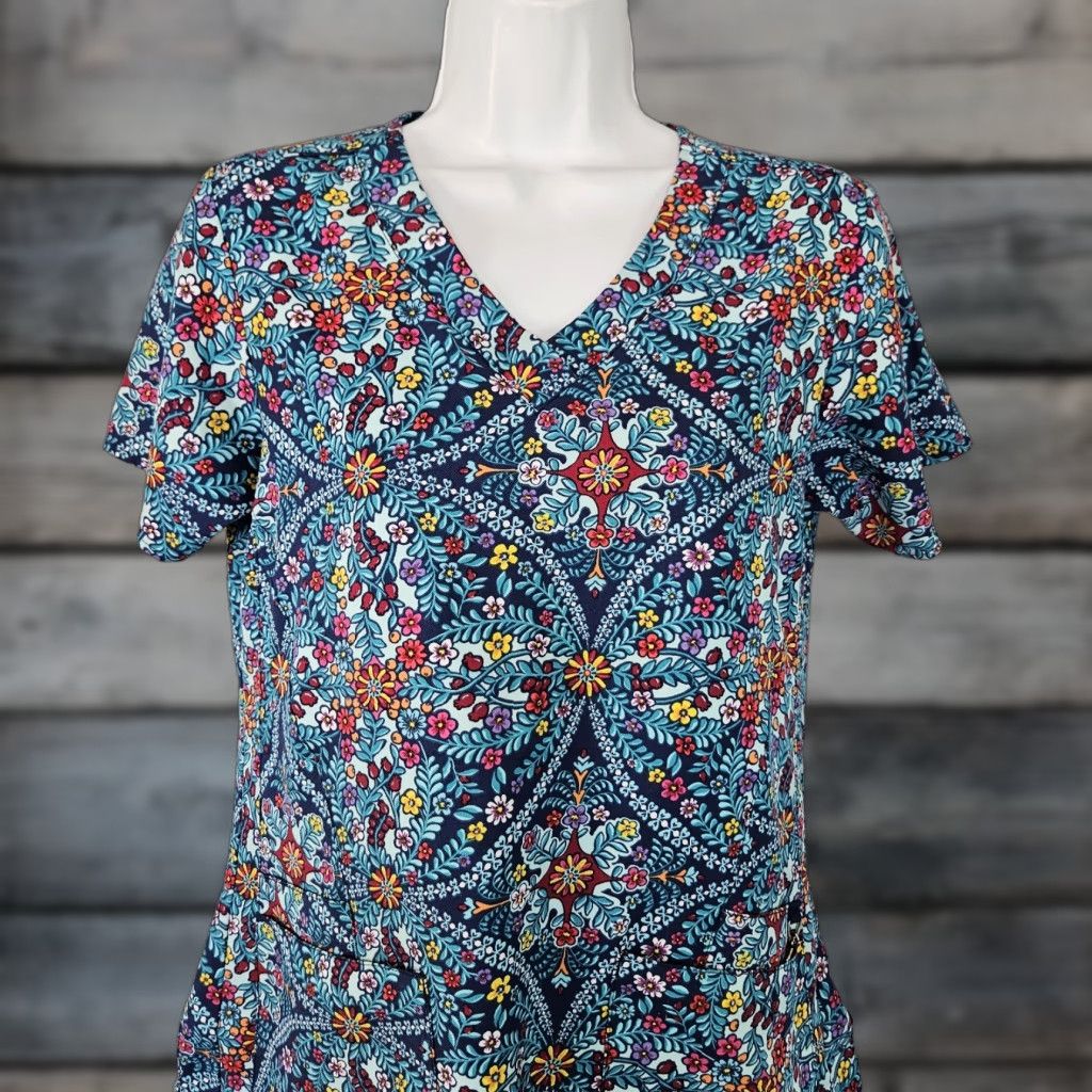 Vera Bradley Vera Bradley Womens Scrub Top XS Blue Floral Short Sleeve Women XS Blue Floral Scrub Top Size XS / US 0-2 / IT 36-38 - 1 Thumbnail