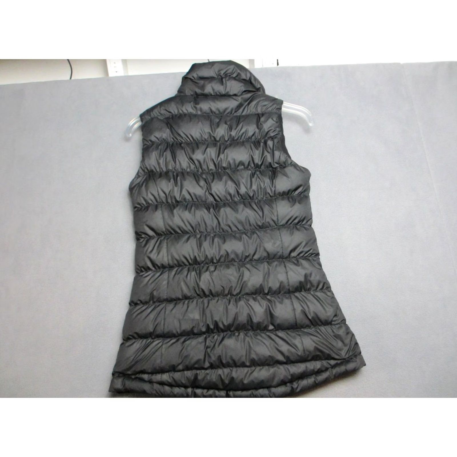 Athleta Athleta Vest Womens XS Black Down Puffer Quilted Lightweight Outdoor Size XS / US 0-2 / IT 36-38 - 2 Thumbnail