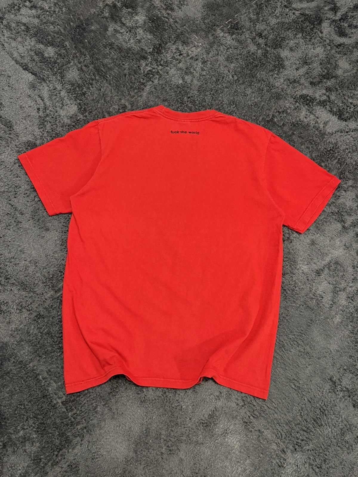Supreme Supreme Fuck The World Red Tee Size US M / EU 48-50 / 2 - 3 Thumbnail