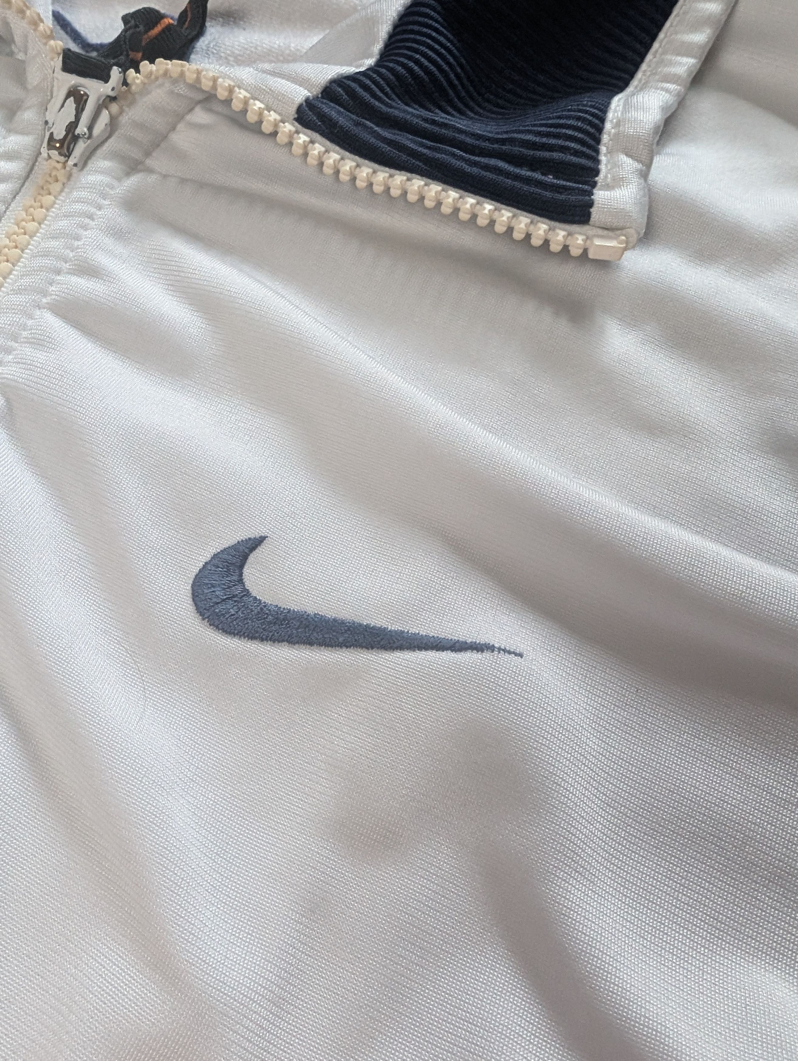 Nike × Vintage White and gold vintage nike windbreaker jacket y2k Size US XL / EU 56 / 4 - 4 Thumbnail