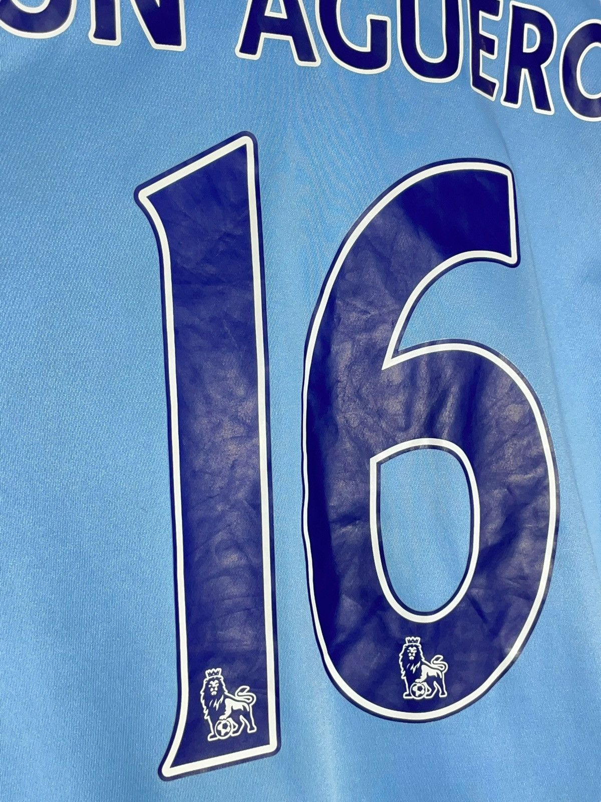 Umbro × Vintage #16 Kun Aguero Manchester City Umbro 2011/12 Football Shirt Size US S / EU 44-46 / 1 - 15 Thumbnail