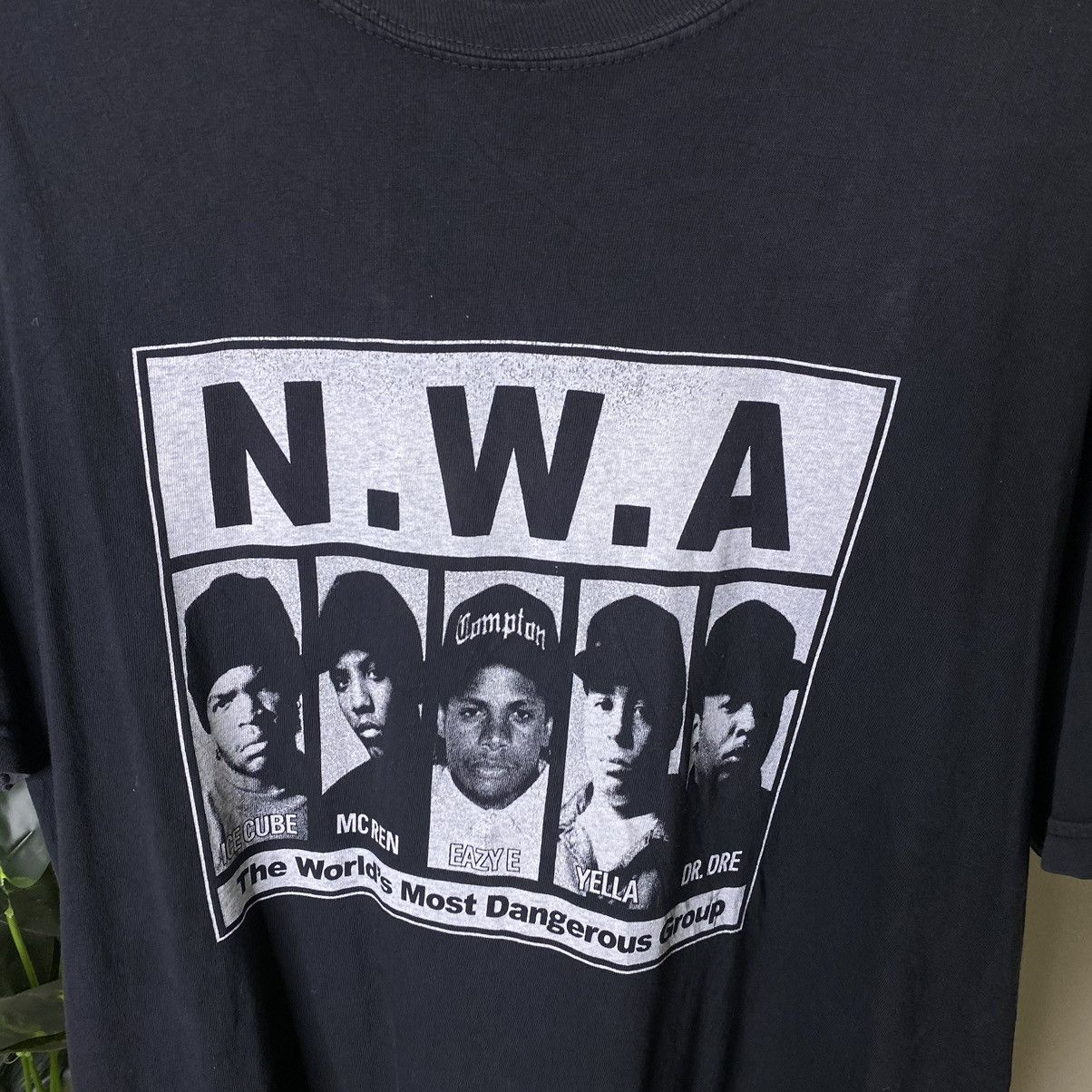 Rap Tees × Vintage Vintage NWA Rapper Hip Hop Ice Cube Eazy E Dr Dre T Shirt Size US L / EU 52-54 / 3 - 2 Thumbnail
