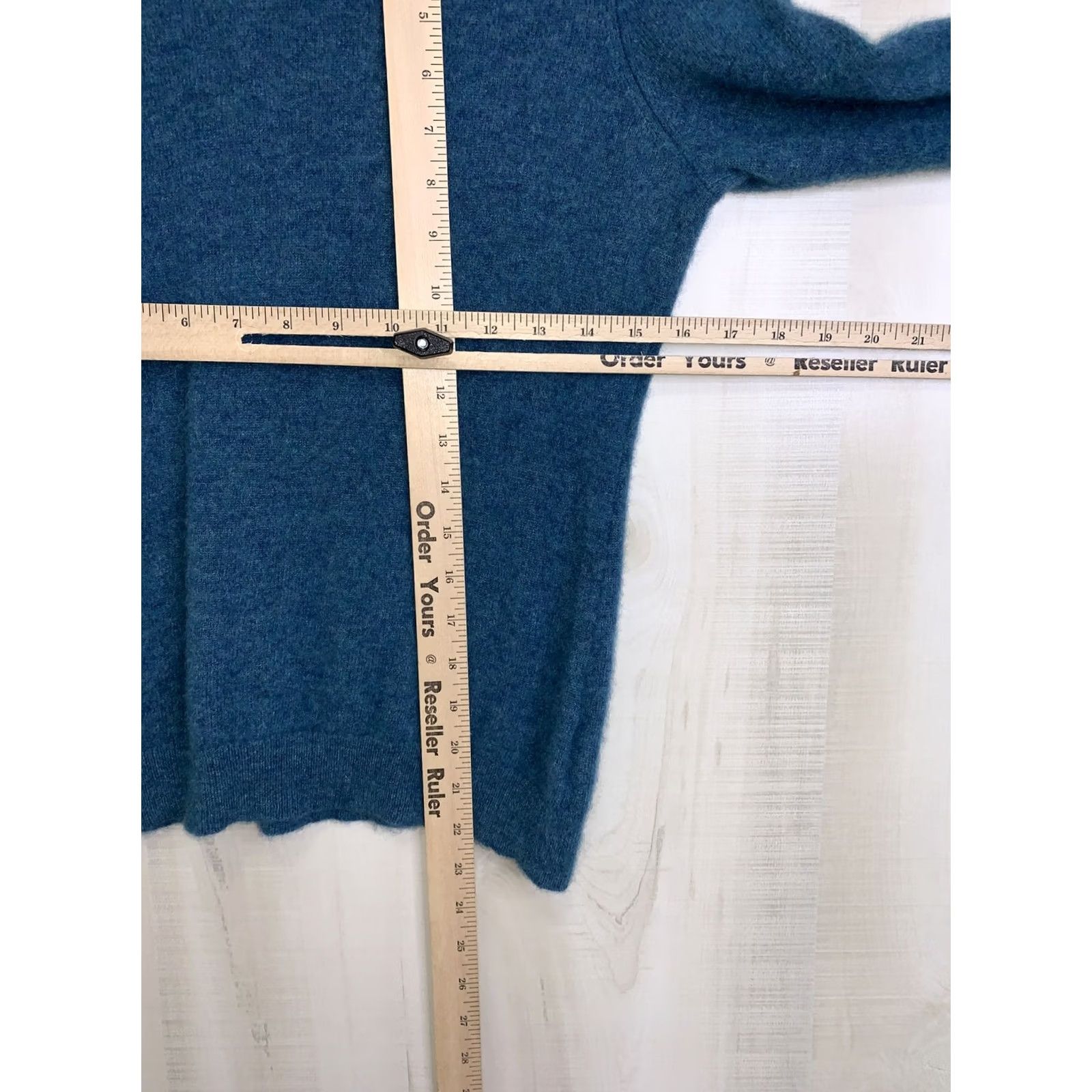 Charter Club VINTAGE Charter Club Luxury Cashmere Mixed Blue Scoop Neck Womens Knit Small Sweater- Property of Charter Club? (Not allowed) Size S / US 4 / IT 40 - 4 Thumbnail