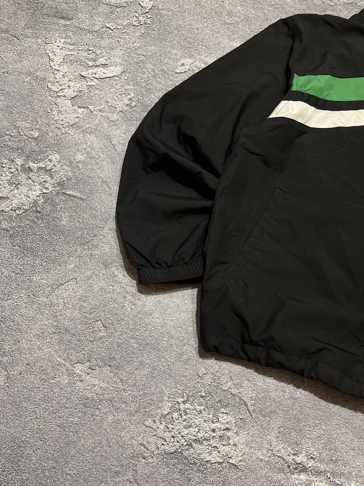 Nike Vintage Nike Green Nylon Jacket Windbreaker Full Zip Size US M / EU 48-50 / 2 - 4 Thumbnail