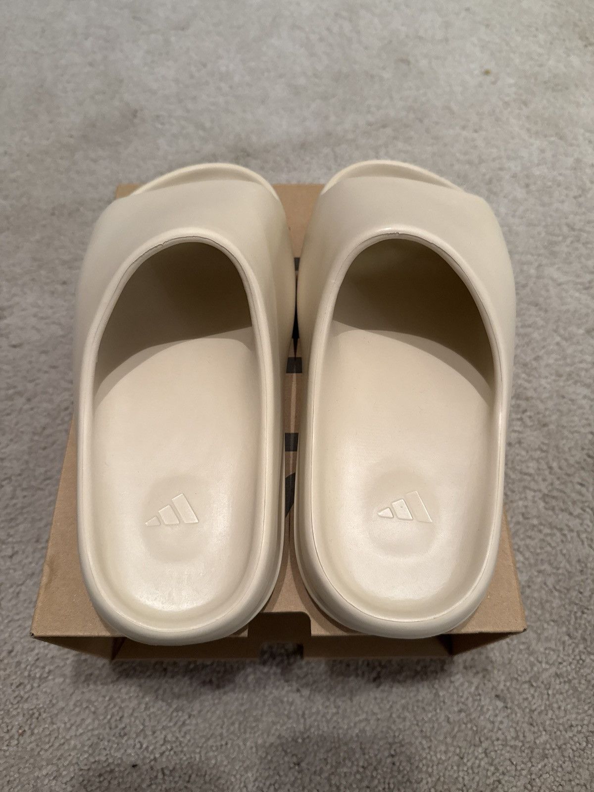 Yeezy Yeezy Slide “Bone” OG First Release Size US 10 / EU 43 - 5 Thumbnail