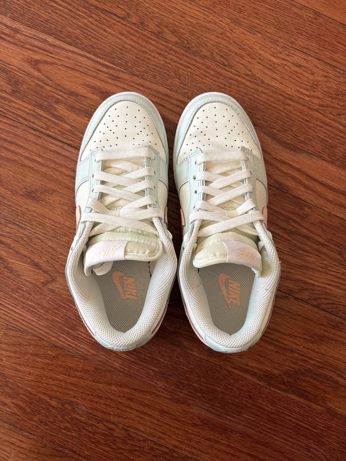 Nike Nike Barely Green Crimson Tint Low Dunks Size US W 7.5 Size US 7.5 / IT 37.5 - 2 Thumbnail