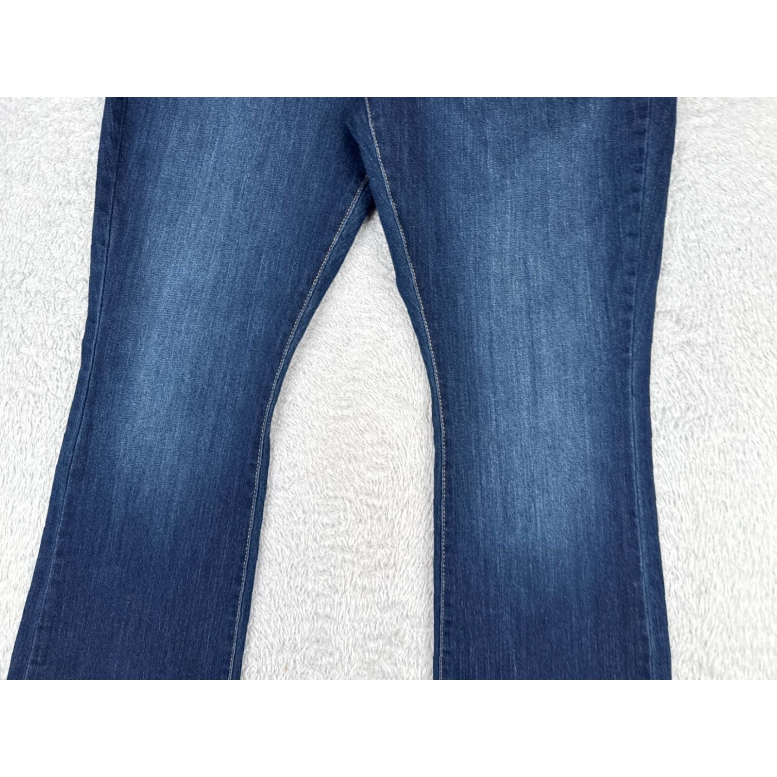 Levi's Levi's 500 Jeans Women Regular Bootcut Mid Rise 33x32 Denim Cotton Blue 16 Comfortable Pockets Distressed Solid Vintage No N/A Size 38" / US 16 / IT 52 - 3 Thumbnail