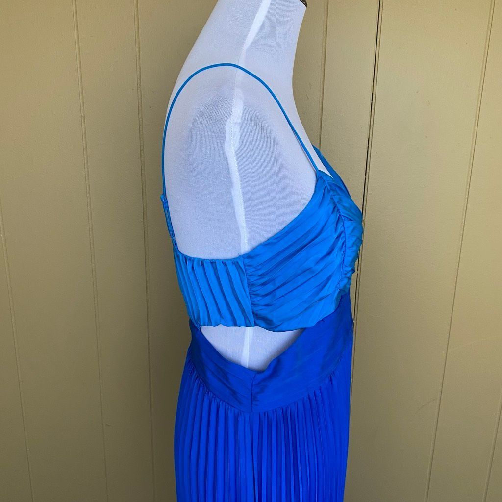 Express Express women 10 cut out spaghetti strap pleated maxi dress Size L / US 10 / IT 46 - 5 Thumbnail