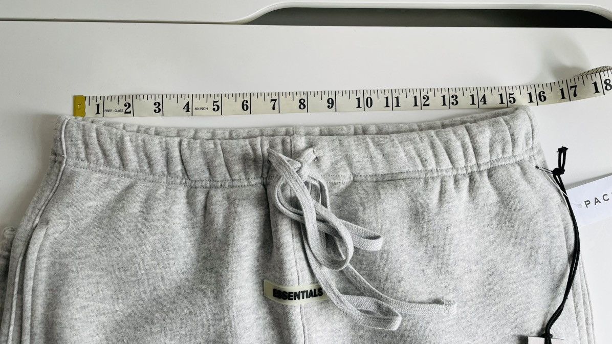 Essentials Essentials x Fear of God Heather Grey Sweatpants Sz M 2020 Size US 34 / EU 50 - 12 Thumbnail