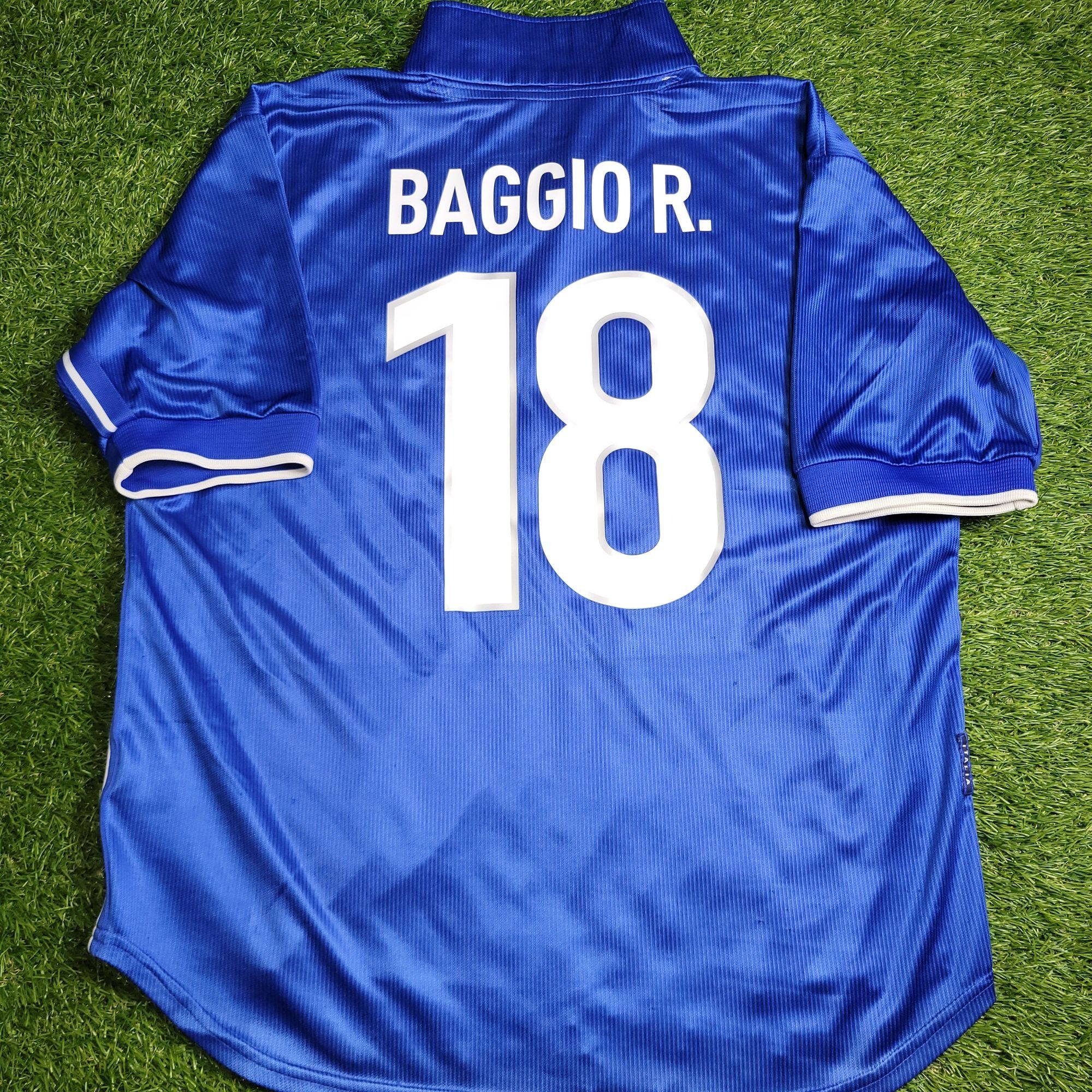 Nike Baggio Italy Nike 1998 WORLD CUP Home Soccer Jersey Shirt L Size US L / EU 52-54 / 3 - 2 Thumbnail