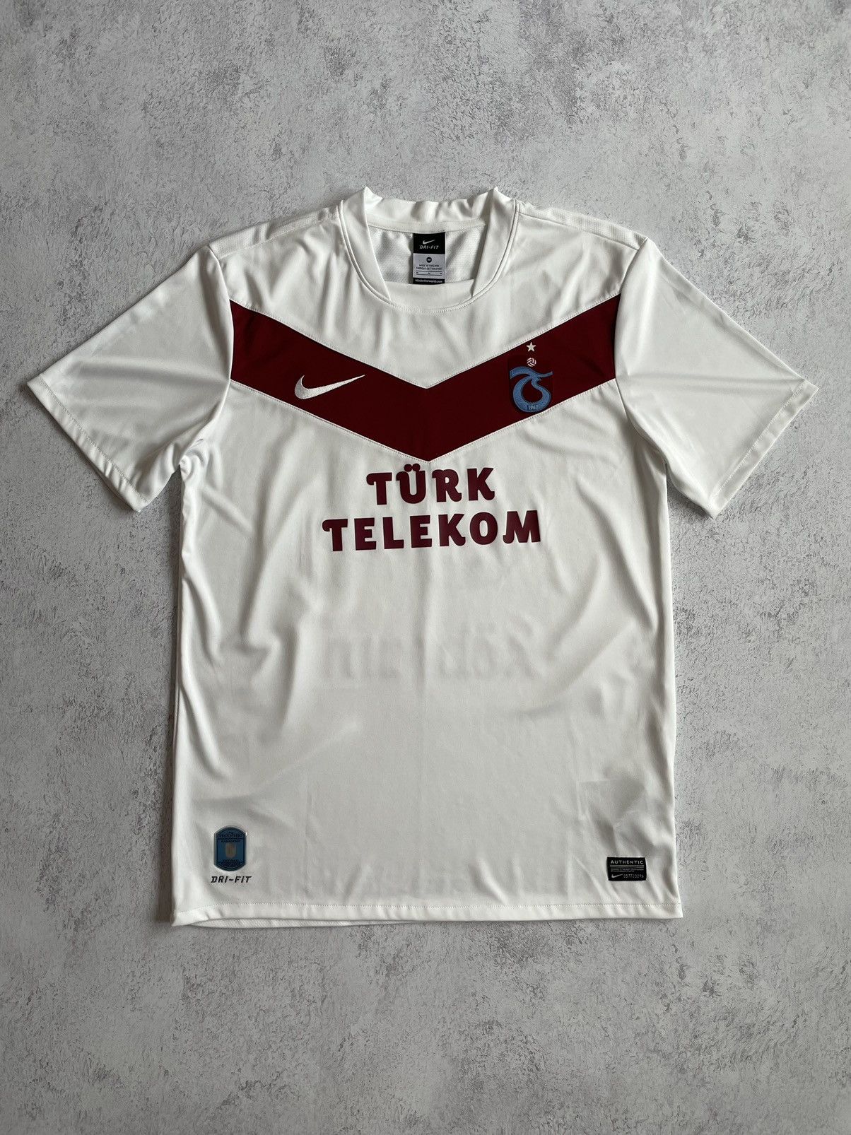 Nike Nike Trabzonspor 2012/2013 Away Football Soccer Jersey Kit M Size US M / EU 48-50 / 2 - 1 Thumbnail