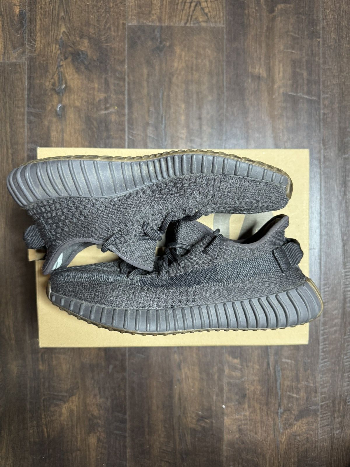 Yeezy Adidas Yeezy Boost 350 V2 Cinder 6.5Men/8.5 Women Used Size US 6.5 / EU 39-40 - 1 Thumbnail