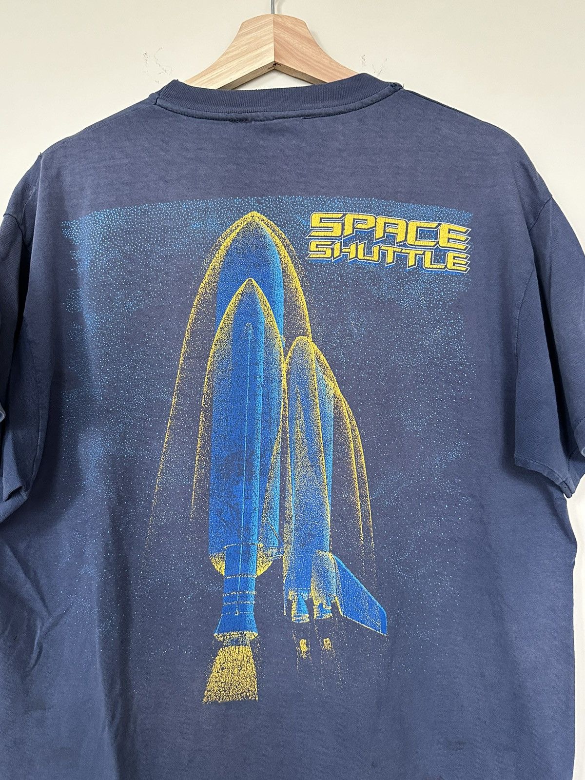 Vintage Vintage 90s Kennedy Space Center Blackbird Shuttle T-Shirt Size US L / EU 52-54 / 3 - 5 Thumbnail