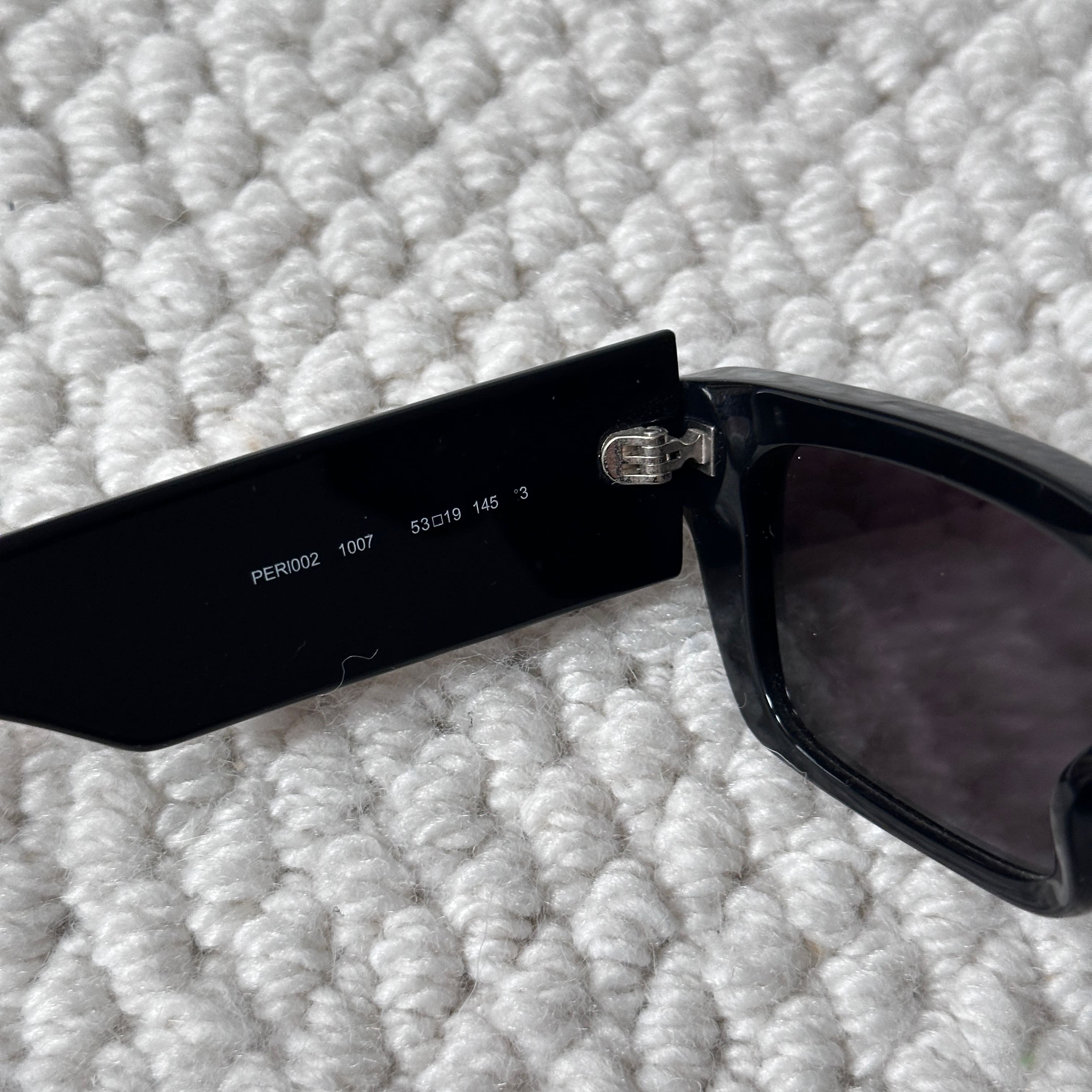 Palm Angels PALM ANGELS PERI002 C99PLA001 1007 Sunglasses BLACK Size ONE SIZE - 2 Thumbnail