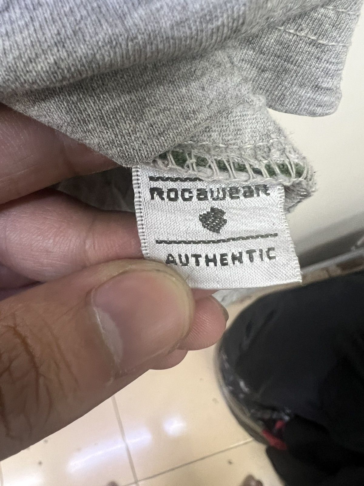 Rocawear Rocawear Vintage Gray Tee – Classic Streetwear Style Size US L / EU 52-54 / 3 - 6 Thumbnail