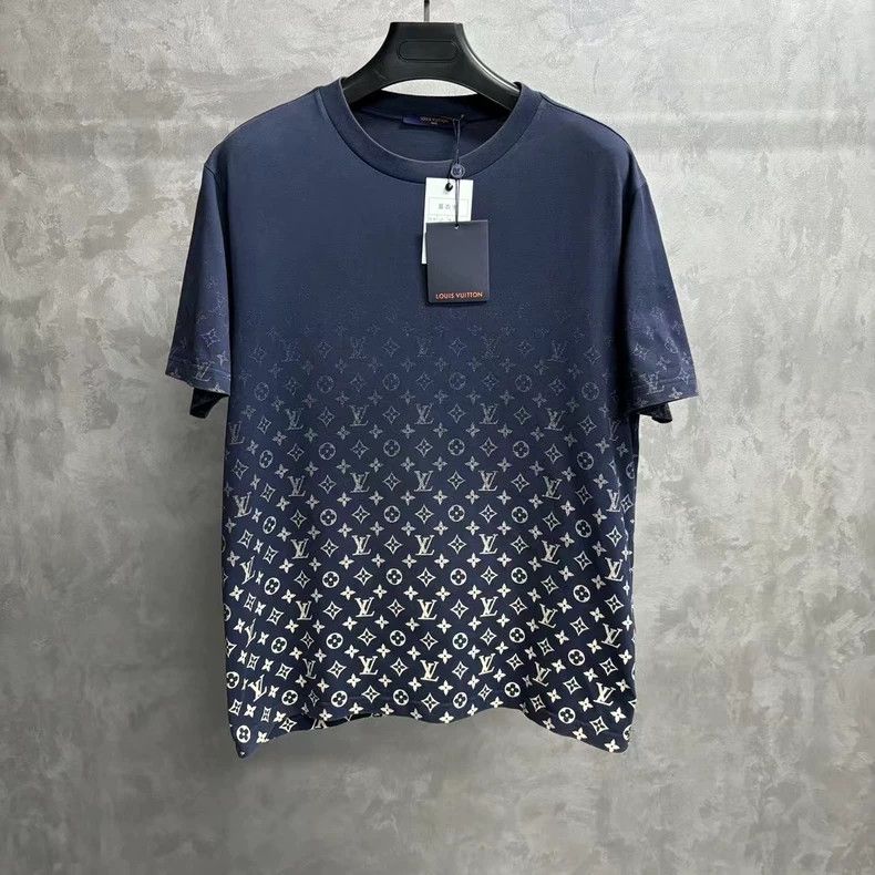 Louis Vuitton Louis Vuitton Dark blue gradient full print logo short slee Size US XL / EU 56 / 4 - 1 Thumbnail