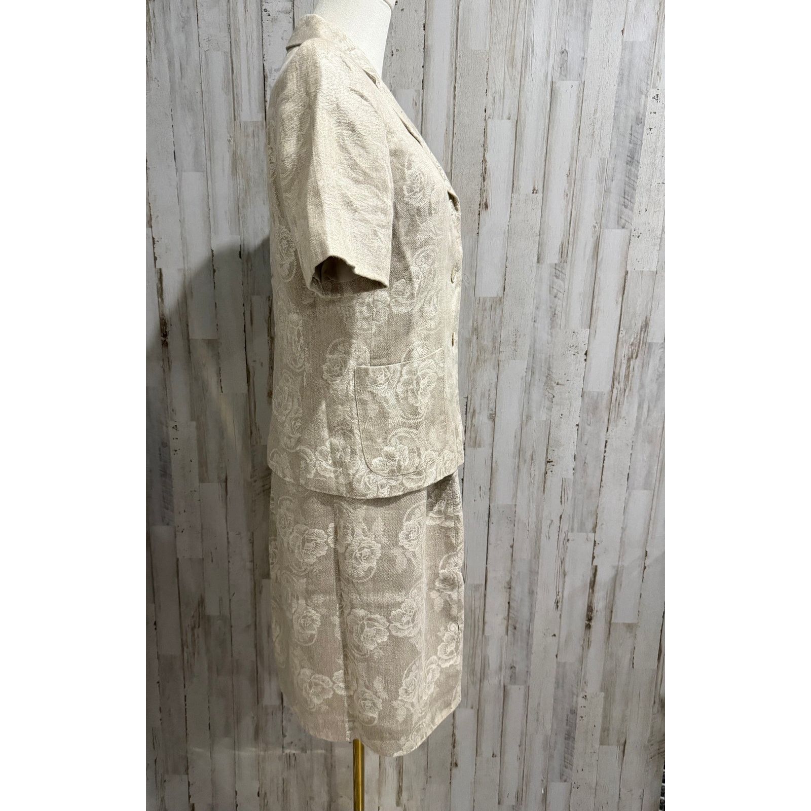 Harve Benard Harve Benard Collection Skirt Suit Womens Petite 8P Beige Size M / US 6-8 / IT 42-44 - 4 Thumbnail