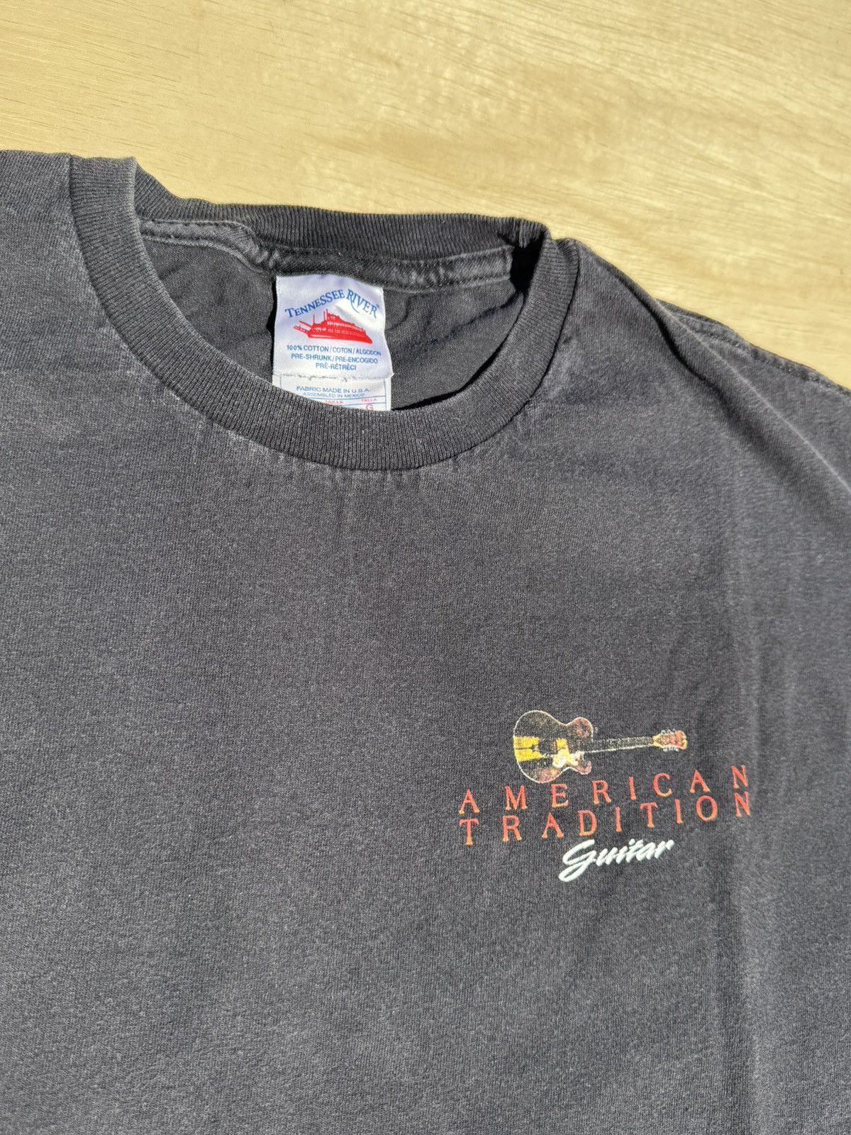 Band Tees × Vintage 1999 Guitar Flag Vintage 90’s Rock Band T-Shirt Size US L / EU 52-54 / 3 - 9 Thumbnail