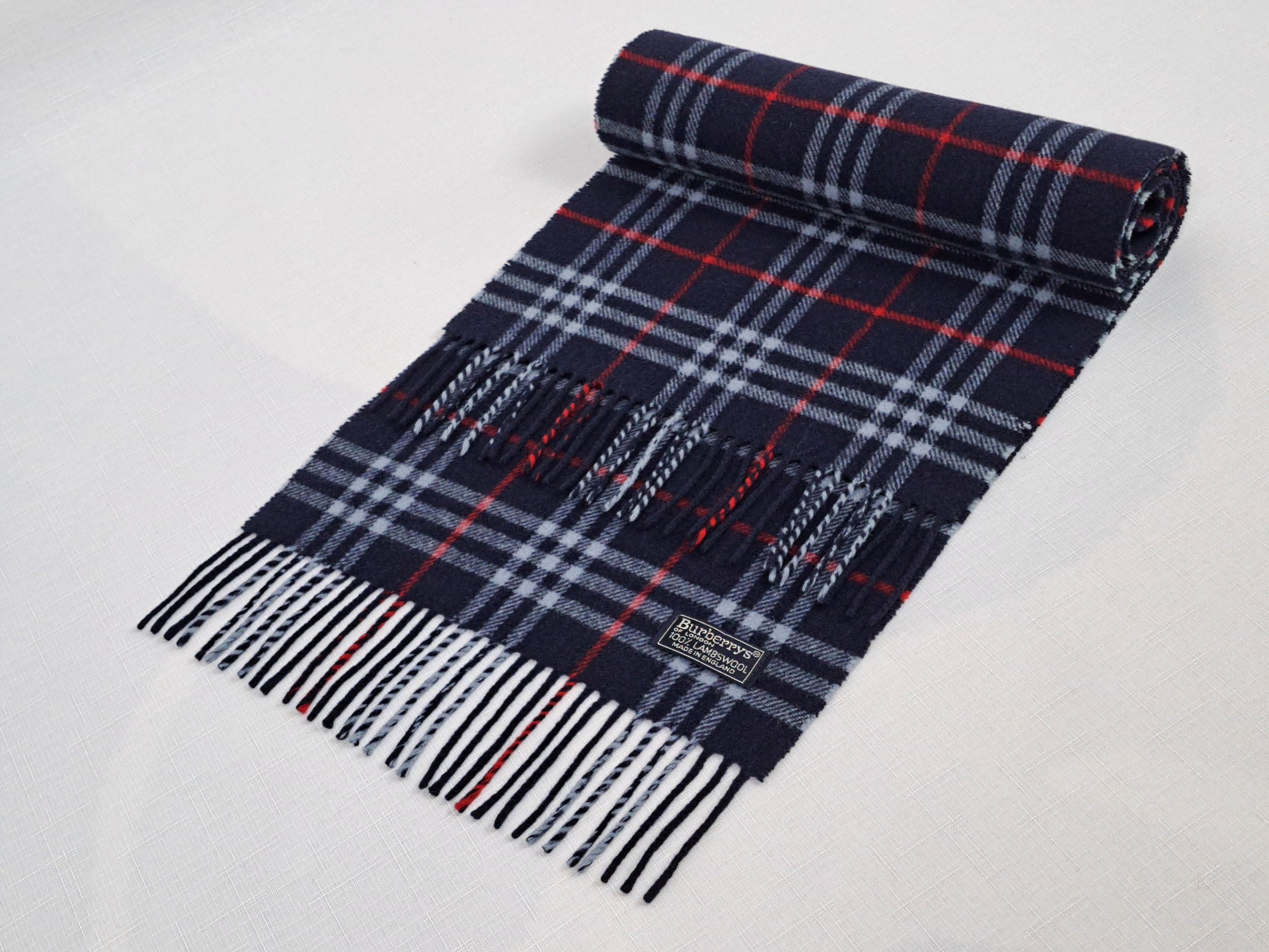 Burberry × Vintage Vintage BURBERRY lambswool scarf. Made in England. Size ONE SIZE - 2 Thumbnail
