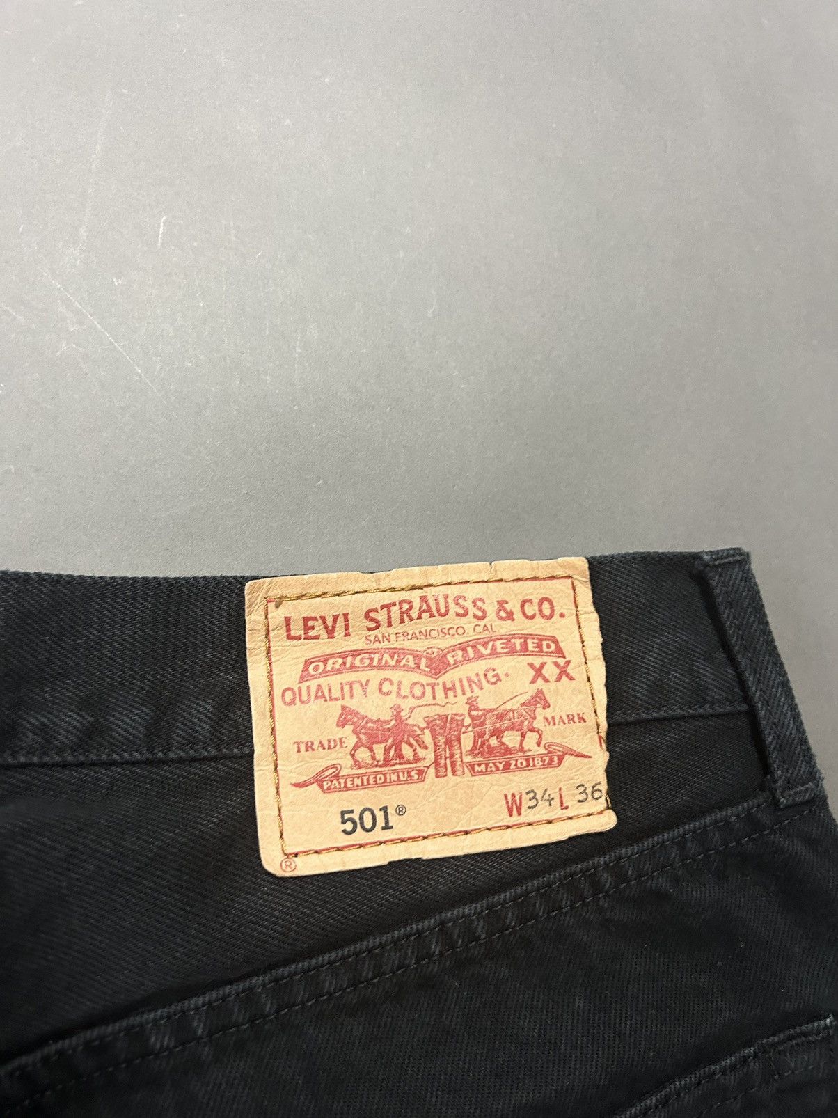 Levi's × Vintage Levi’s 501 jeans black vintage denim Size US 34 / EU 50 - 3 Thumbnail