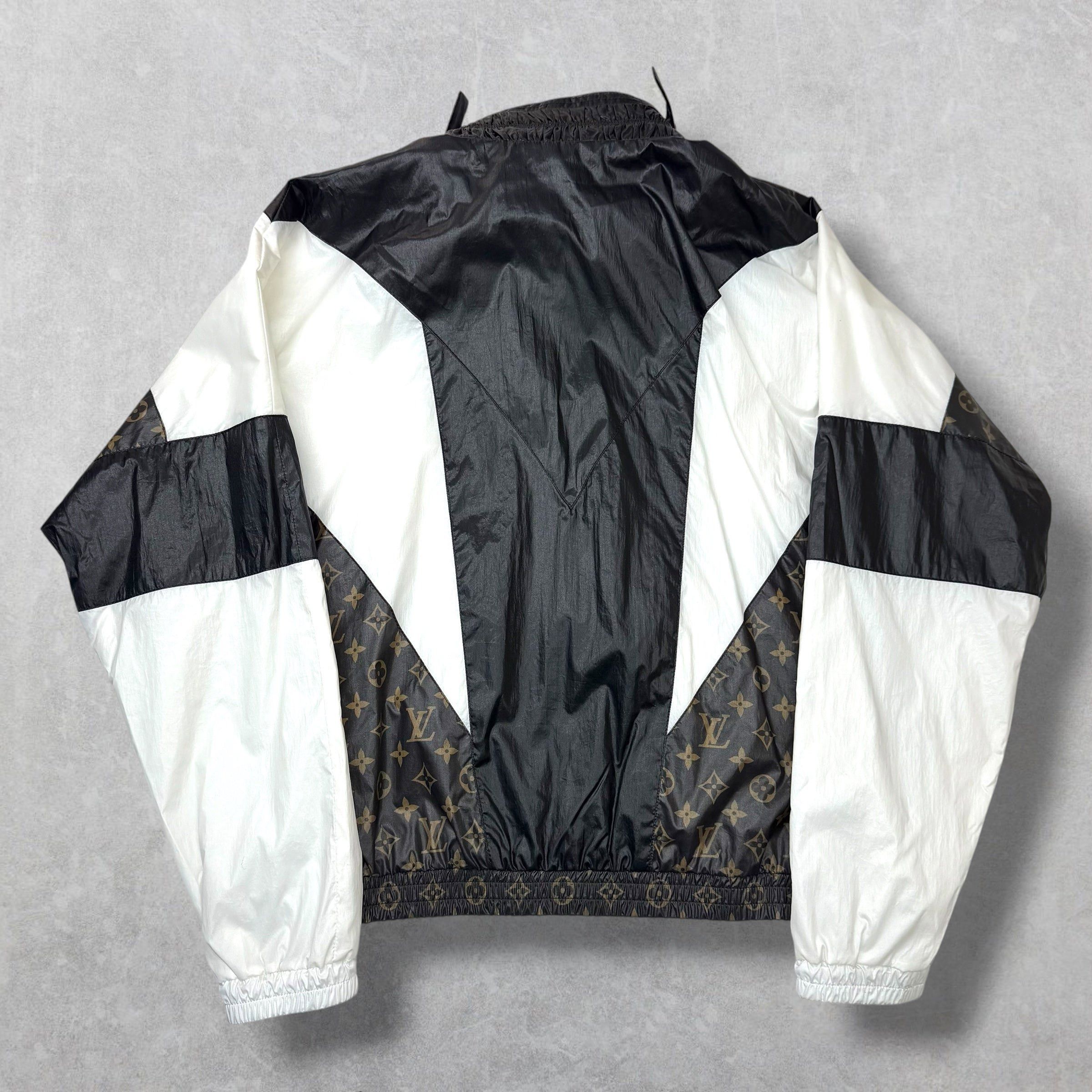 Louis Vuitton Louis Vuitton Sporty Zip-Up Parka 40 (M) Size M / US 6-8 / IT 42-44 - 2 Thumbnail