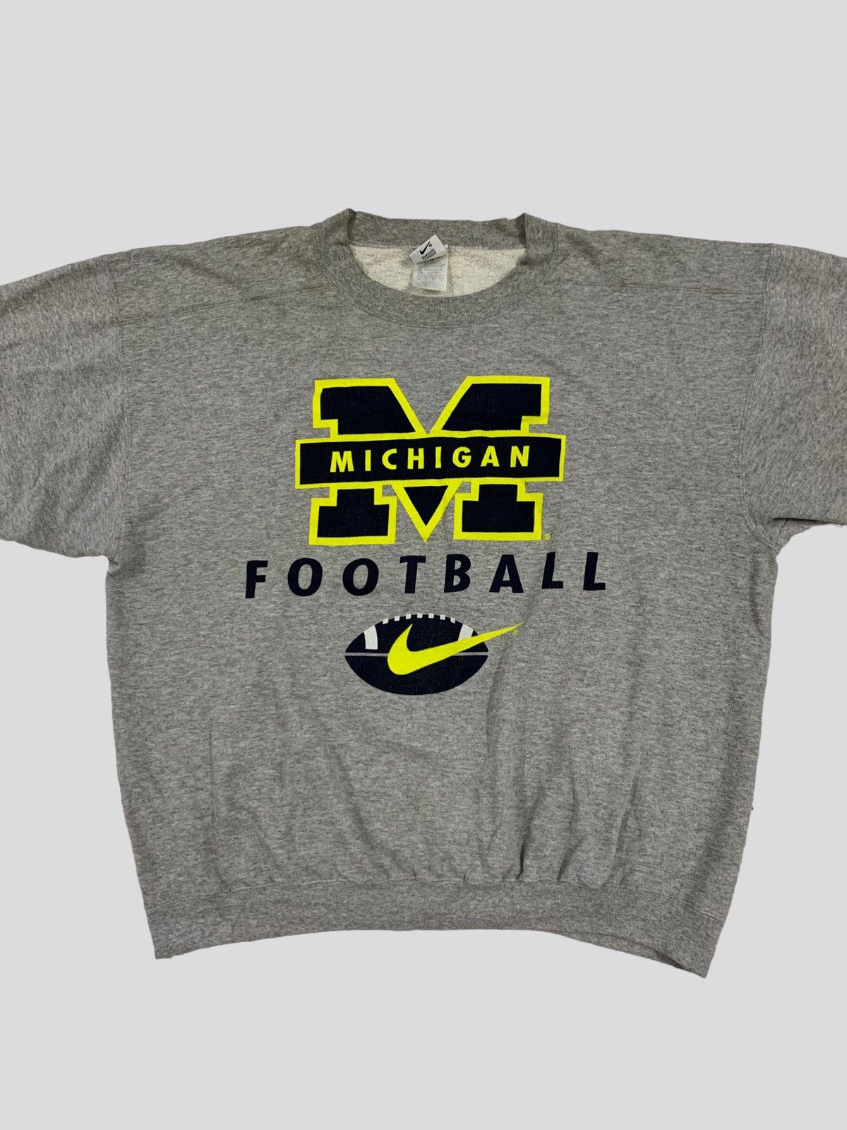 Vintage VINTAGE NIKE MICHIGAN FOOTBALL SWEATSHIRT Size US M / EU 48-50 / 2 - 1 Thumbnail