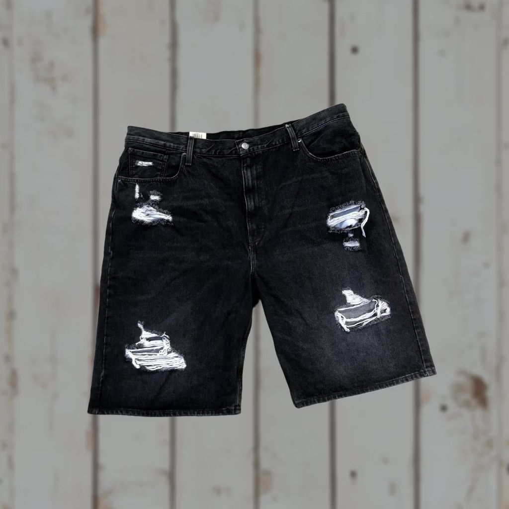 Levi's Levi's 569 Bermuda Shorts Mens 42 Black Denim Distressed 5-Pocket Relaxed Fit Shorts Size US 42 / EU 58 - 1 Thumbnail