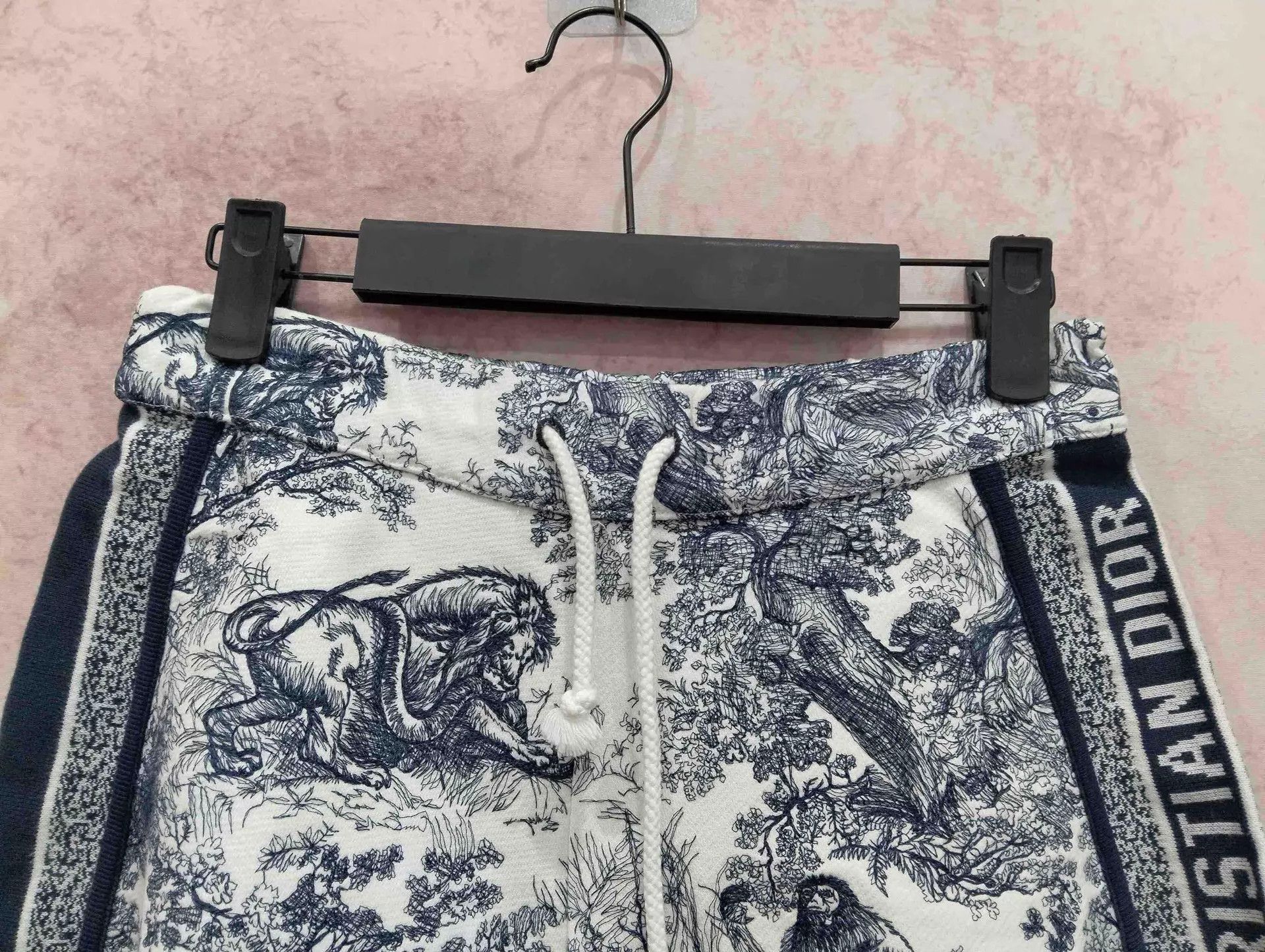 Dior Dior Animal World Print Women's Short Size S Size 26" / US 2 / IT 38 - 3 Thumbnail
