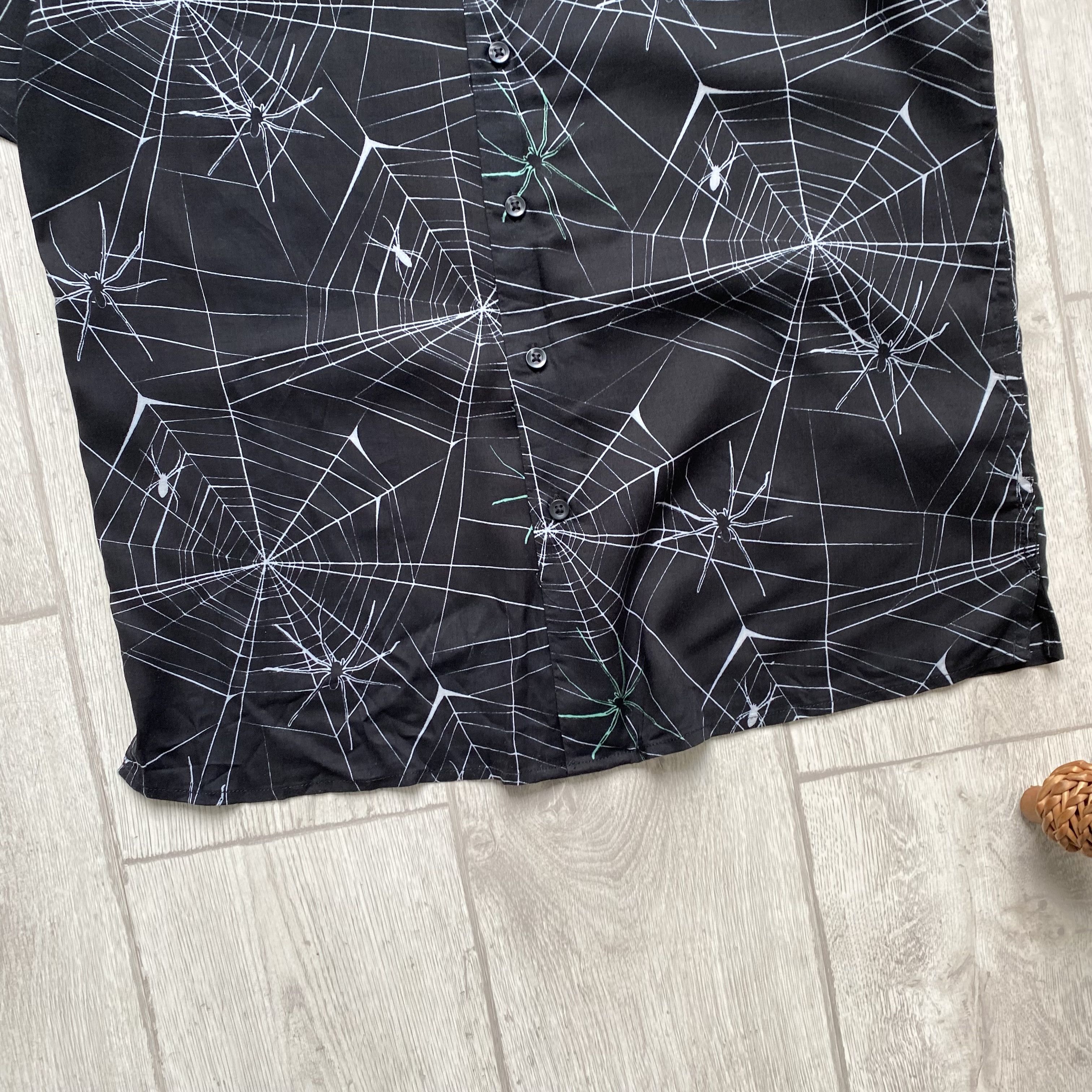 Japanese Brand 🕷️ Crazy Shirts Spider Web print shorts sleeve hawaiian Size US M / EU 48-50 / 2 - 3 Thumbnail