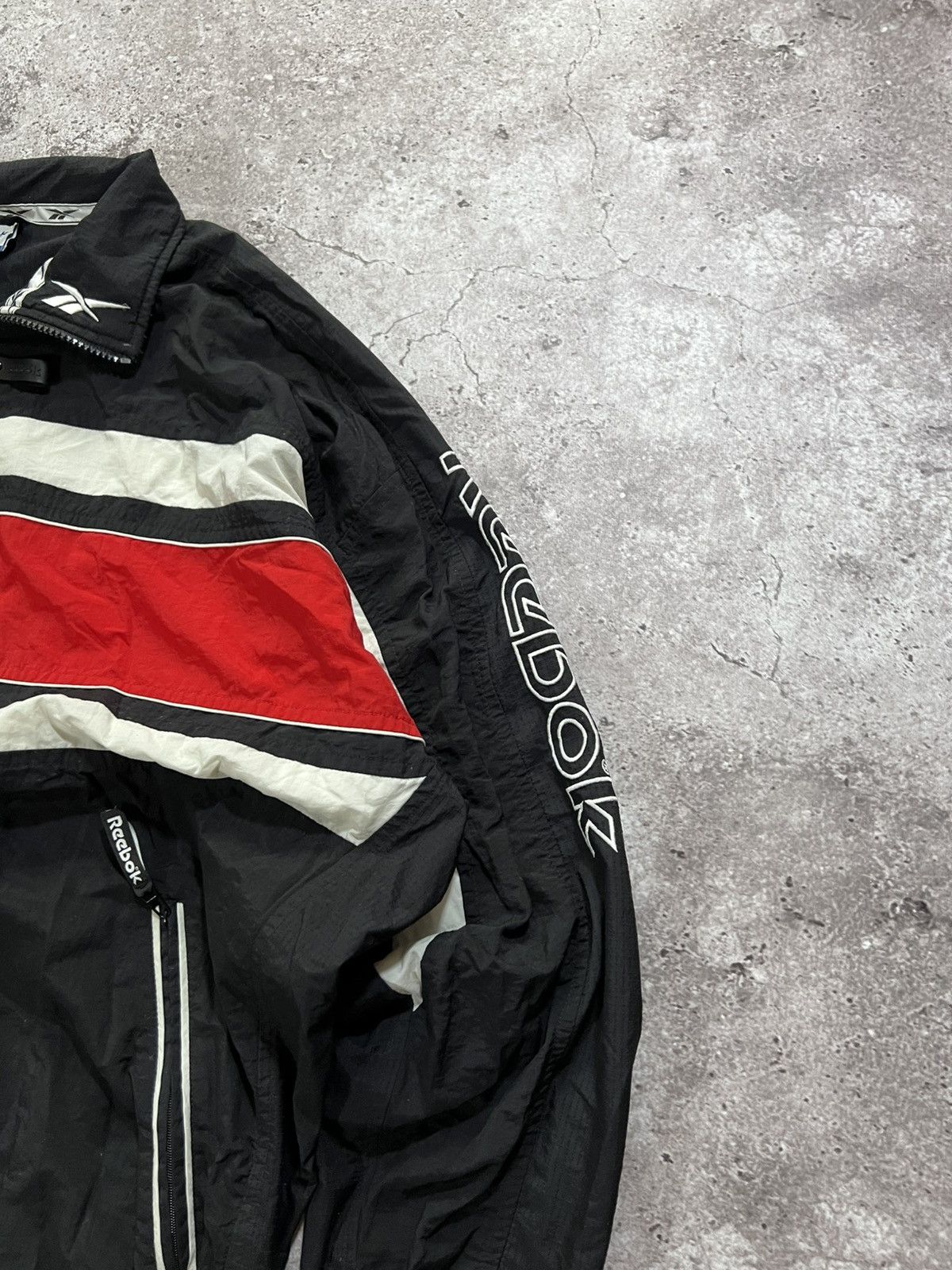 Reebok 🔥Reebok Vintage Jacket/Windbreaker🔥 Y2k streetwear , hype! Size US L / EU 52-54 / 3 - 5 Thumbnail