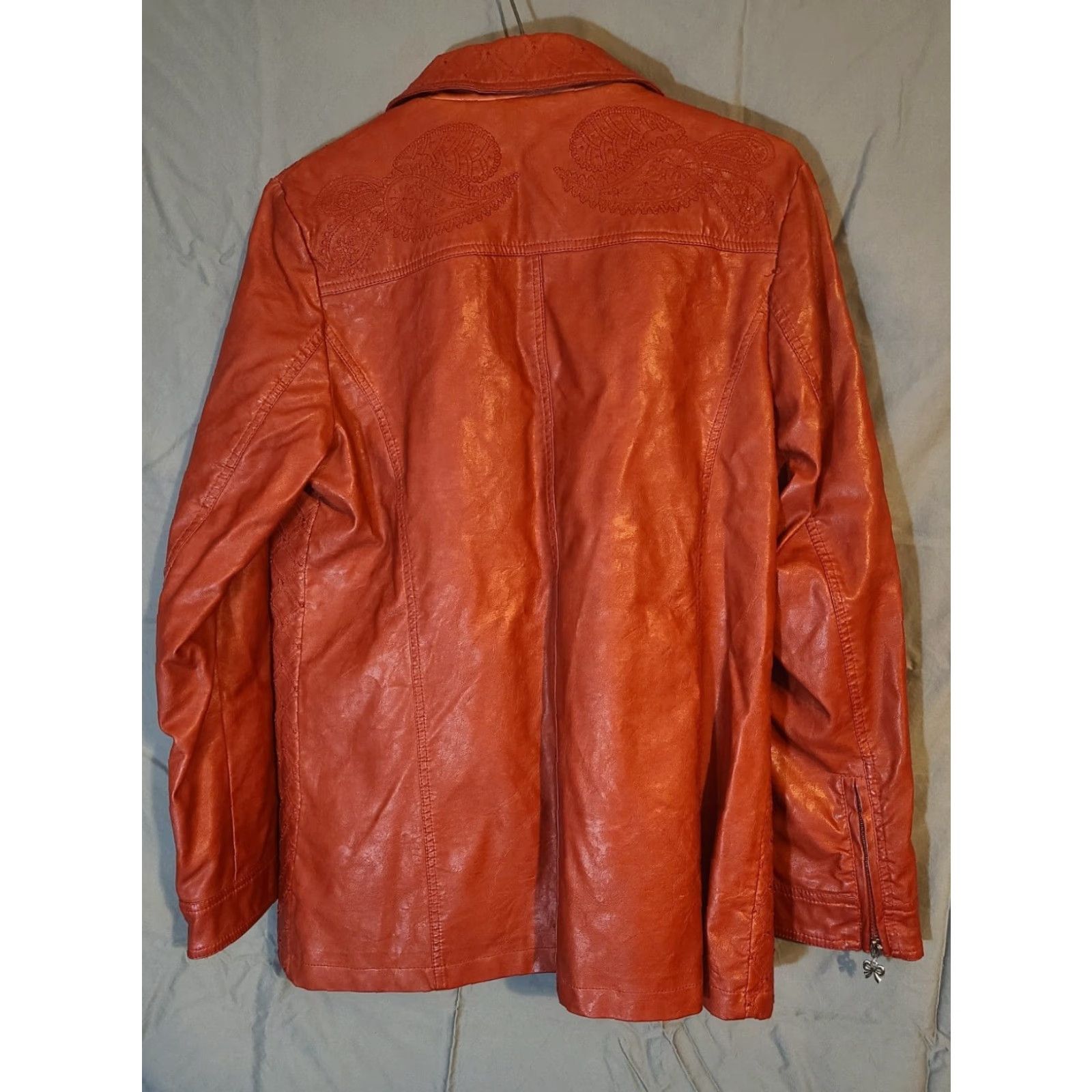 Vintage Ameri Mode Dark Red Faux Leather Jacket Filigree Women S Boho Full Zip Collared Mid-Length Regular Fit New with Tags Size S / US 4 / IT 40 - 2 Thumbnail