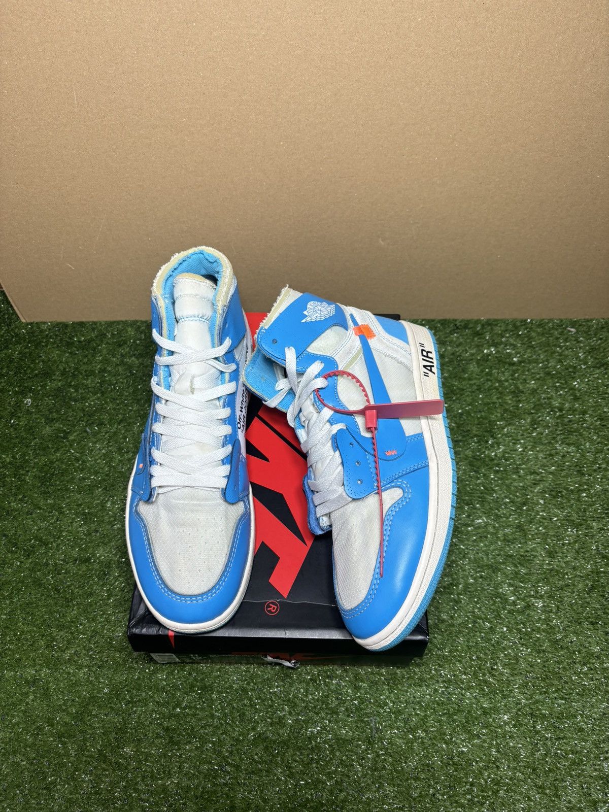Jordan 1 offwhite University blue