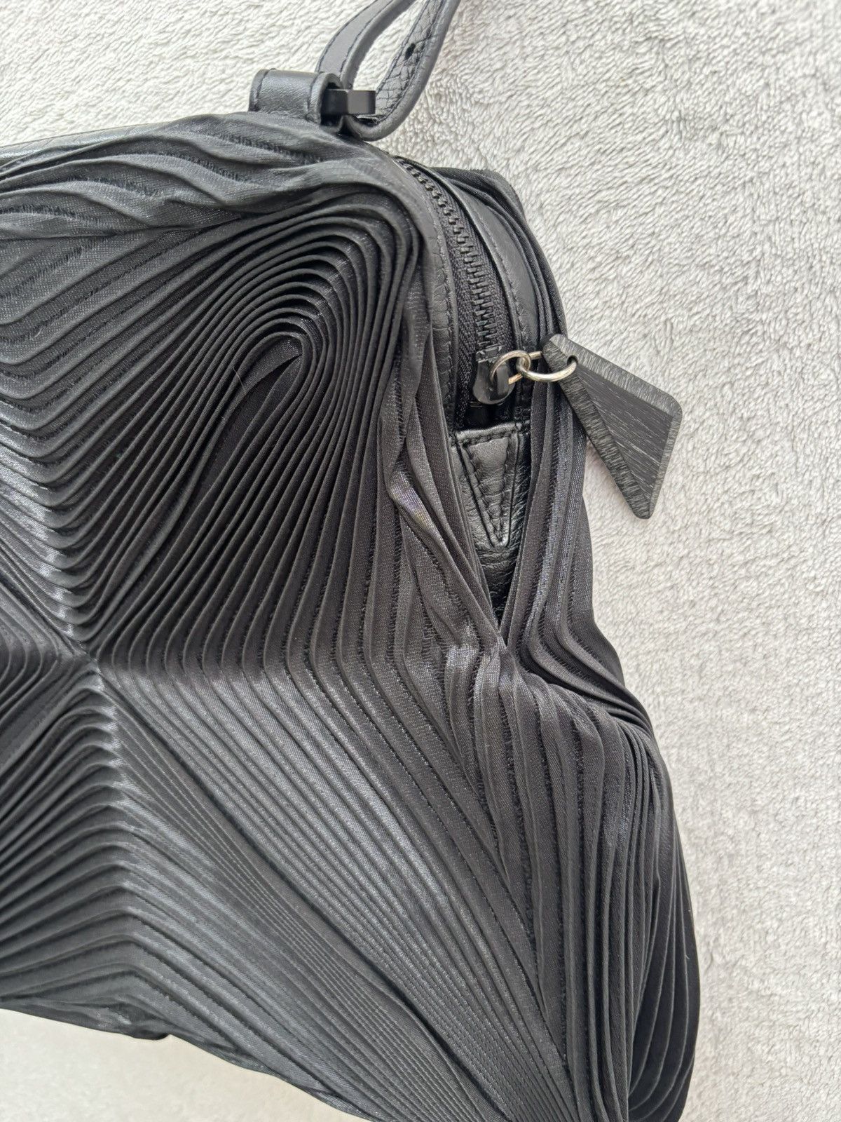 Issey Miyake Issey Miyake Meteorite Sling Bag Size ONE SIZE - 3 Thumbnail