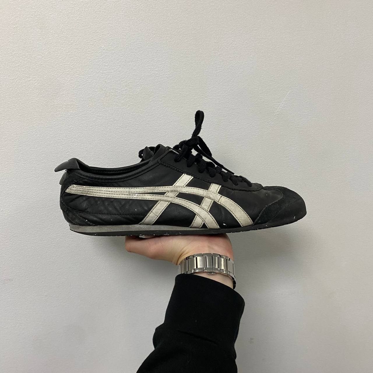 Asics Vintage Asics Onitsuka Tiger Black Low Top Sneakers Size US 11 / EU 44 - 2 Thumbnail