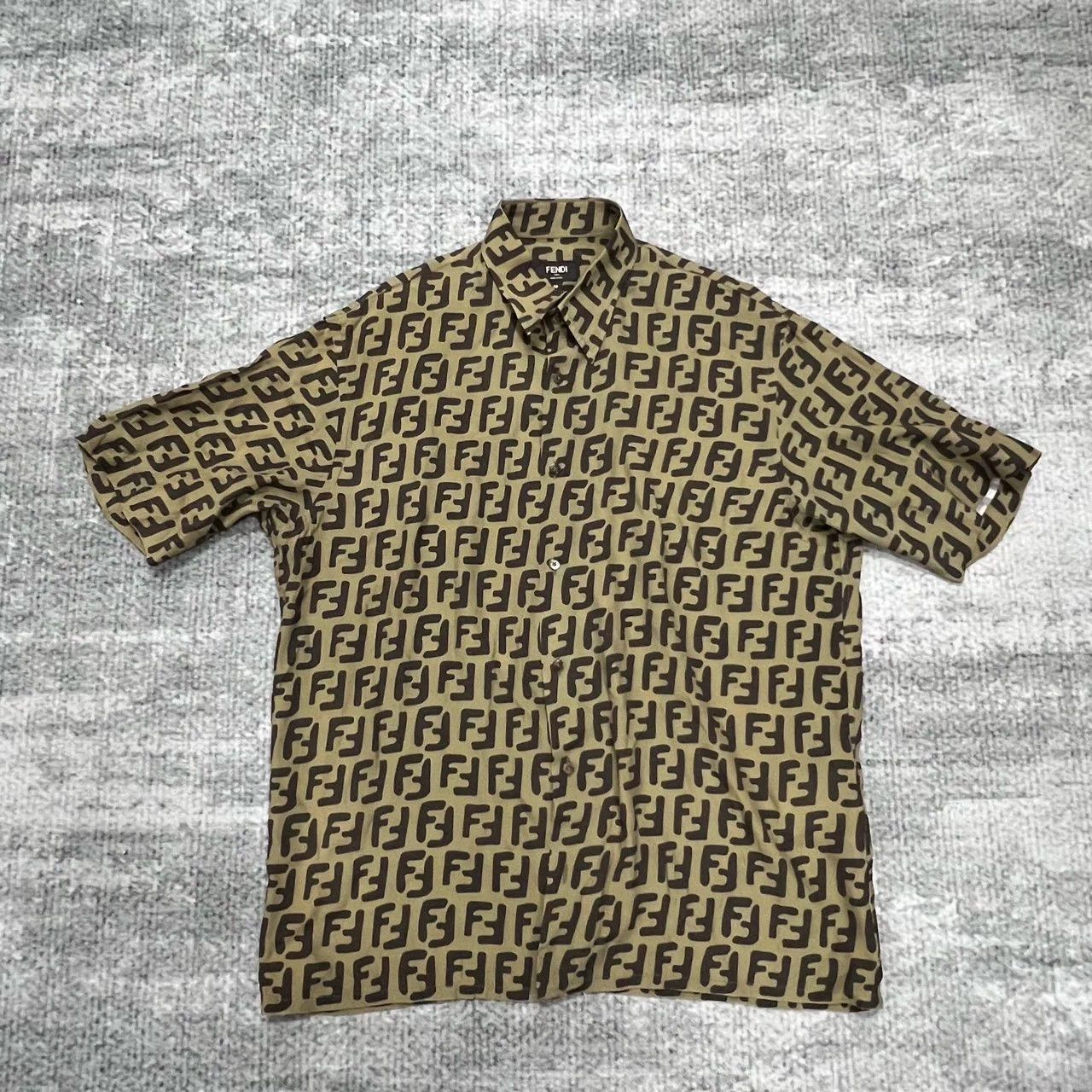 Fendi Fendi All Over Print Short Sleeve Shirt 39 New Size US S / EU 44-46 / 1 - 1 Thumbnail