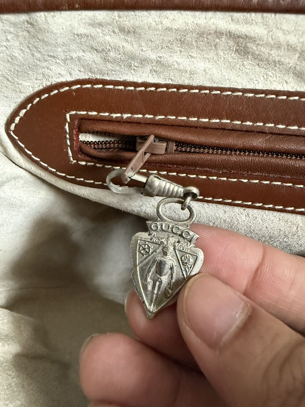 Gucci Vintage 90s Gucci Calfskin leather sling bag Size ONE SIZE - 11 Thumbnail