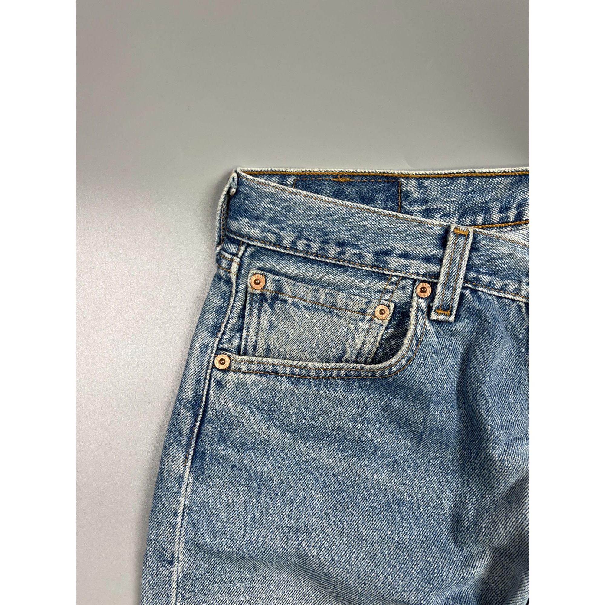 Levi's Levi’s 501 Made in USA Light Wash Denim Jeans Pants (Y0895) Size US 32 / EU 48 - 5 Thumbnail
