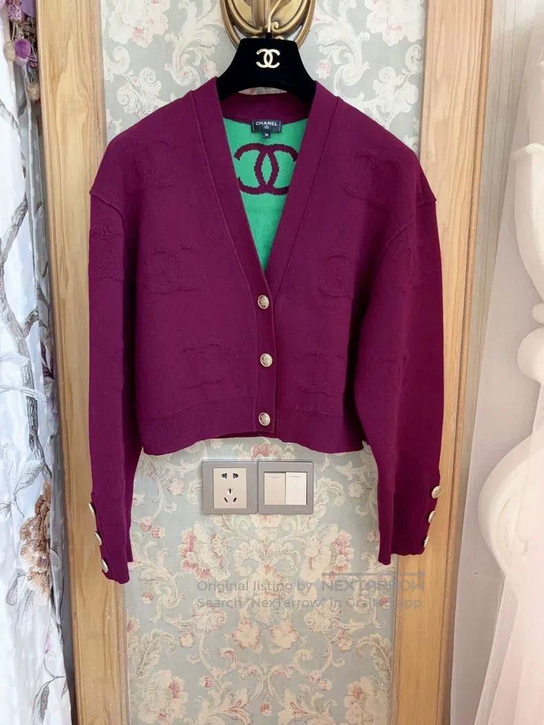 Chanel Chanel Large logo cashmere cardigan coat Size XS / US 0-2 / IT 36-38 - 1 Thumbnail
