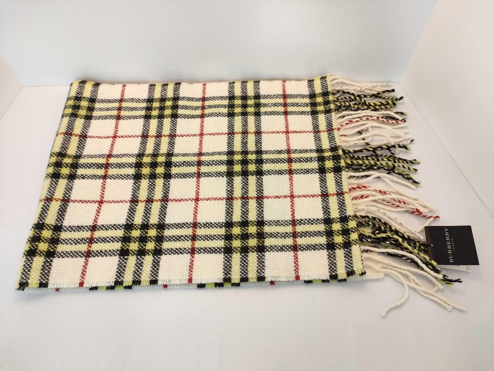 Burberry Burberry Scarf NWT Size ONE SIZE - 3 Thumbnail